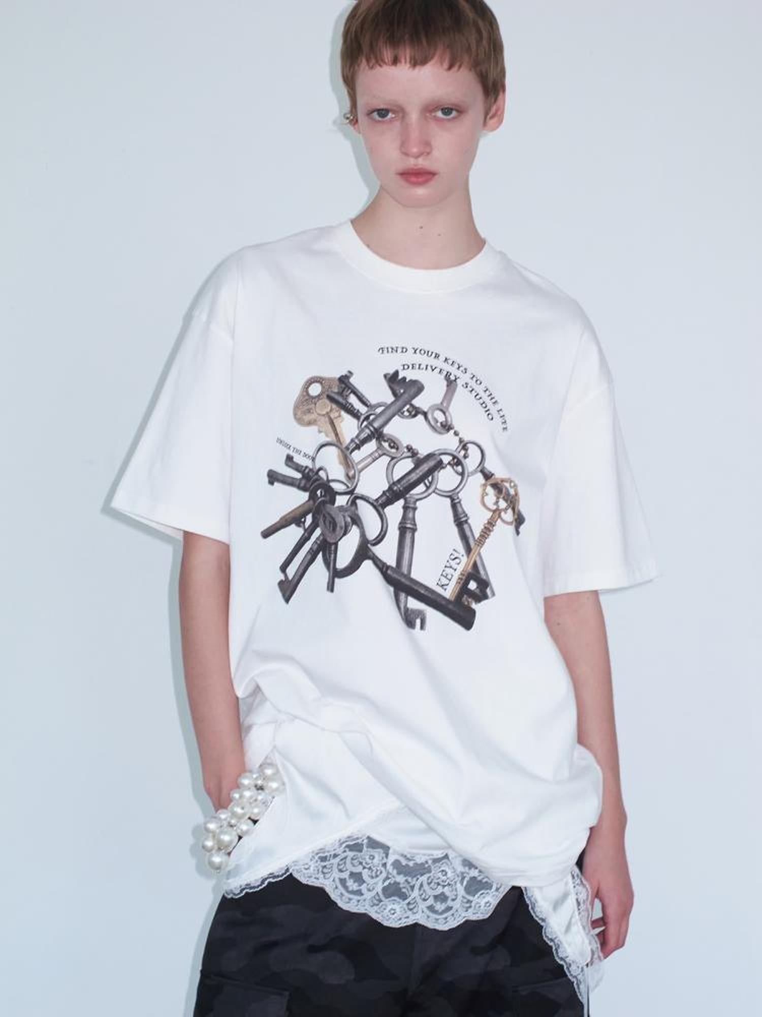 Delivery Vintage Metal Key Print Oversized Cotton Tee