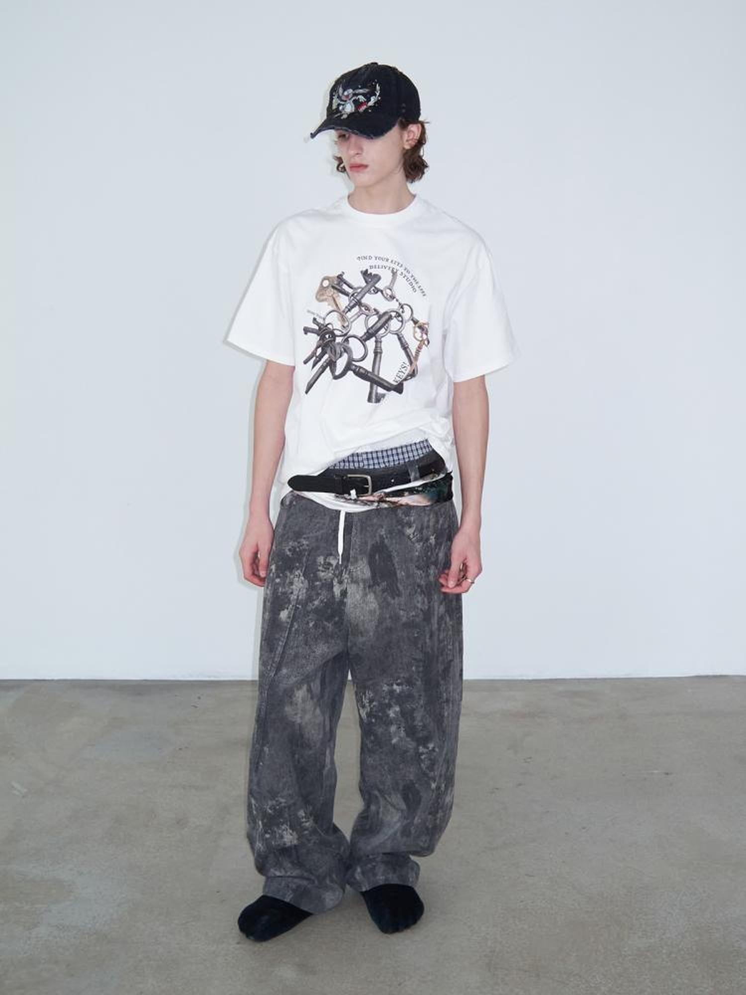 Delivery Vintage Metal Key Print Oversized Cotton Tee
