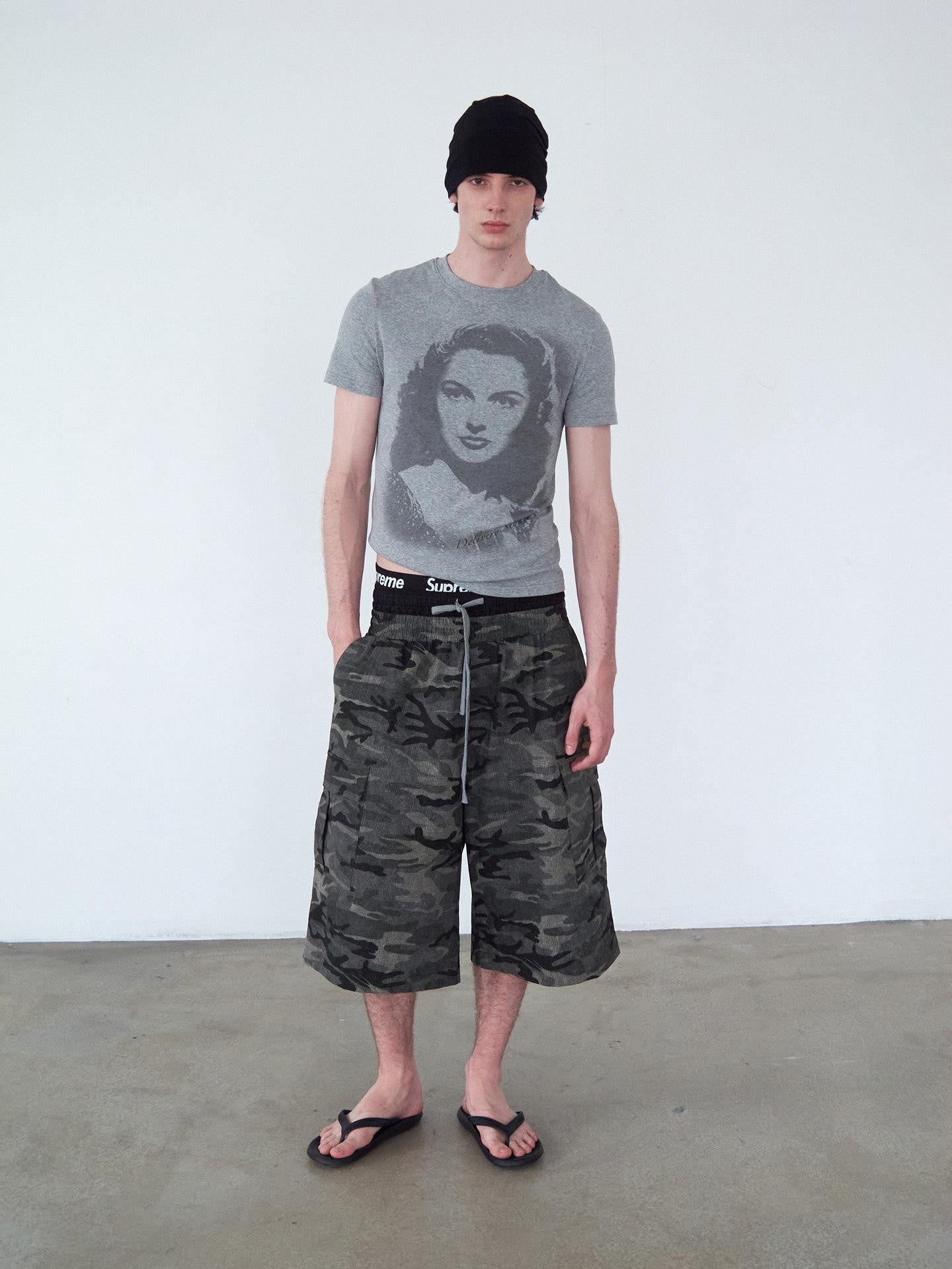 Delivery Vintage Portrait Print Straight Cut Grey Women&