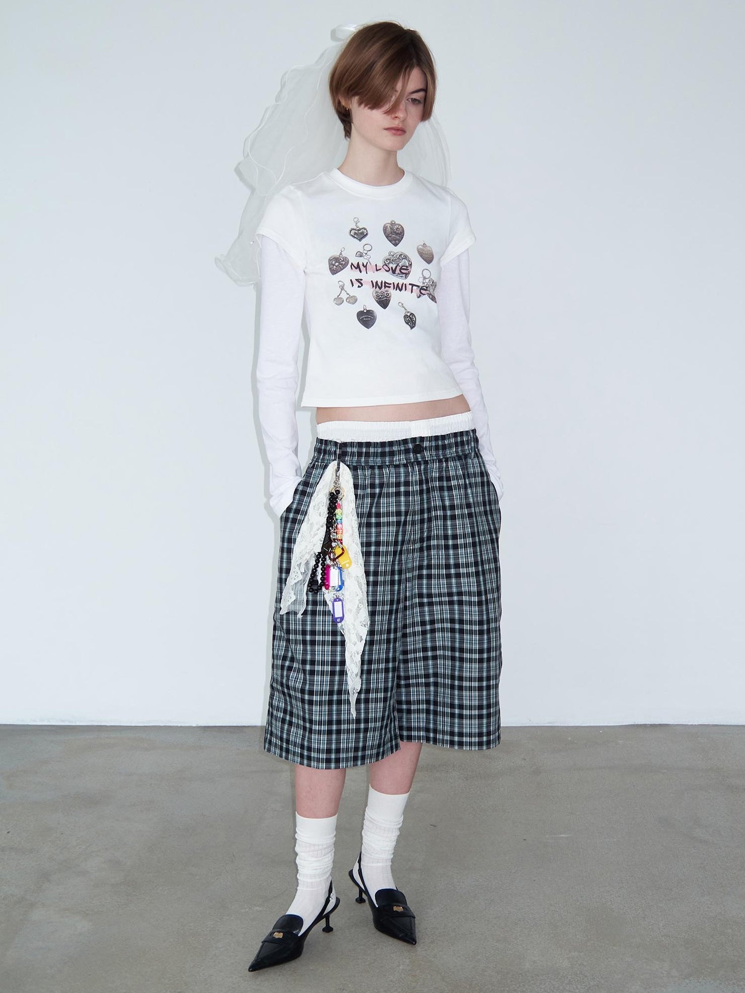 Delivery Vintage Silver Black Distressed Heart Print T-shirt