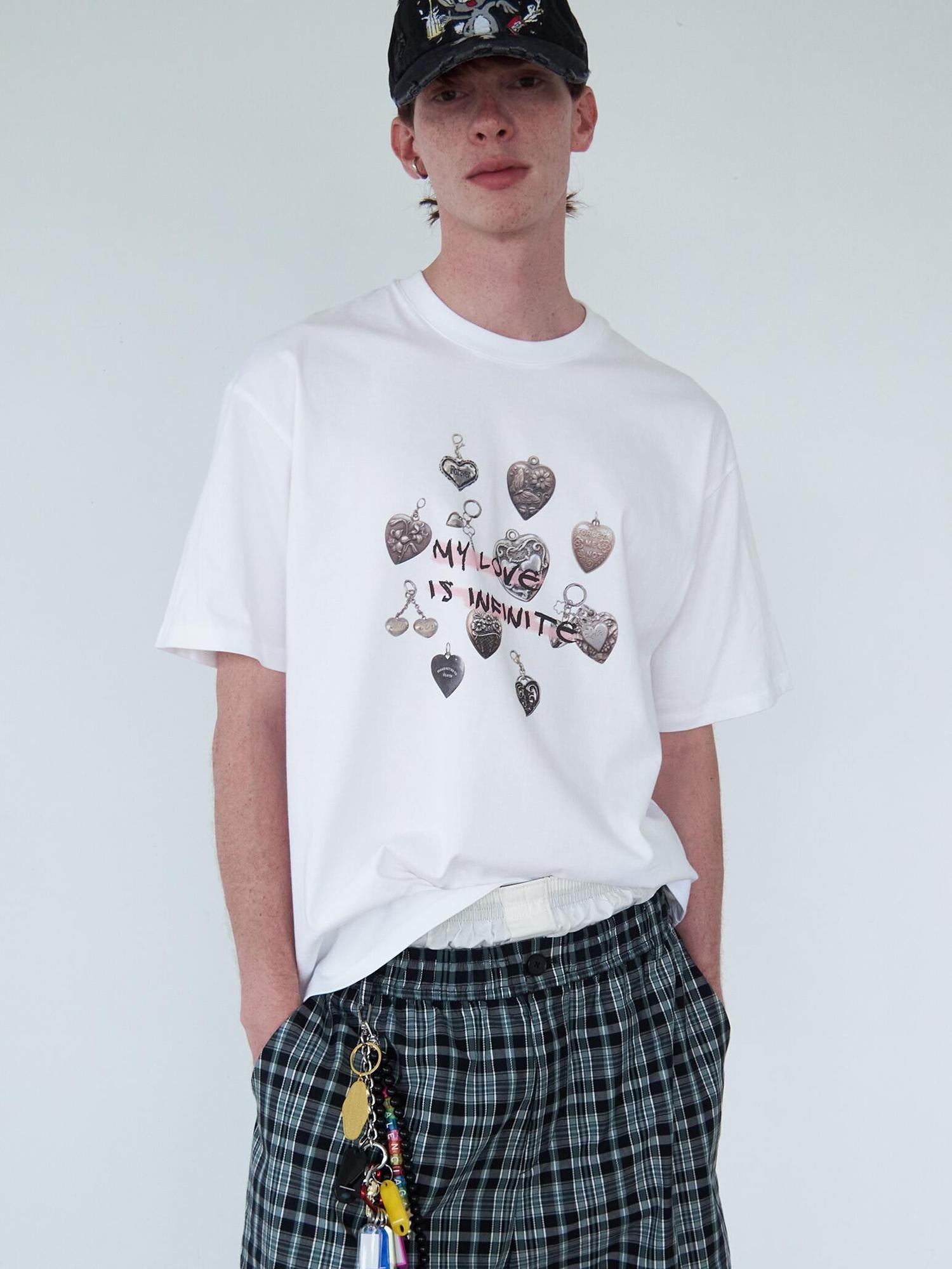 Delivery Vintage Silver Black Distressed Heart Print T-shirt