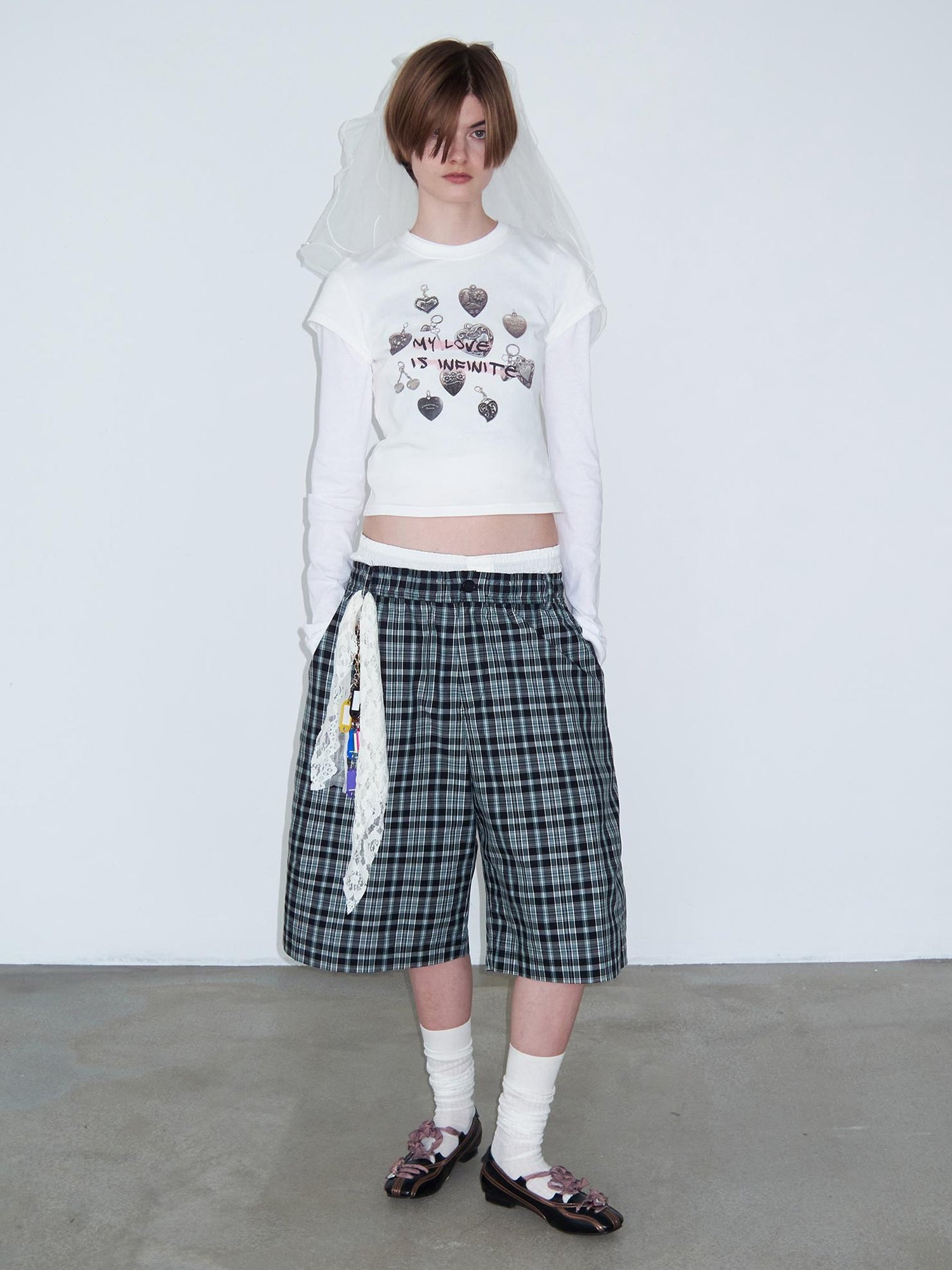 Delivery Vintage Silver Black Distressed Heart Print T-shirt