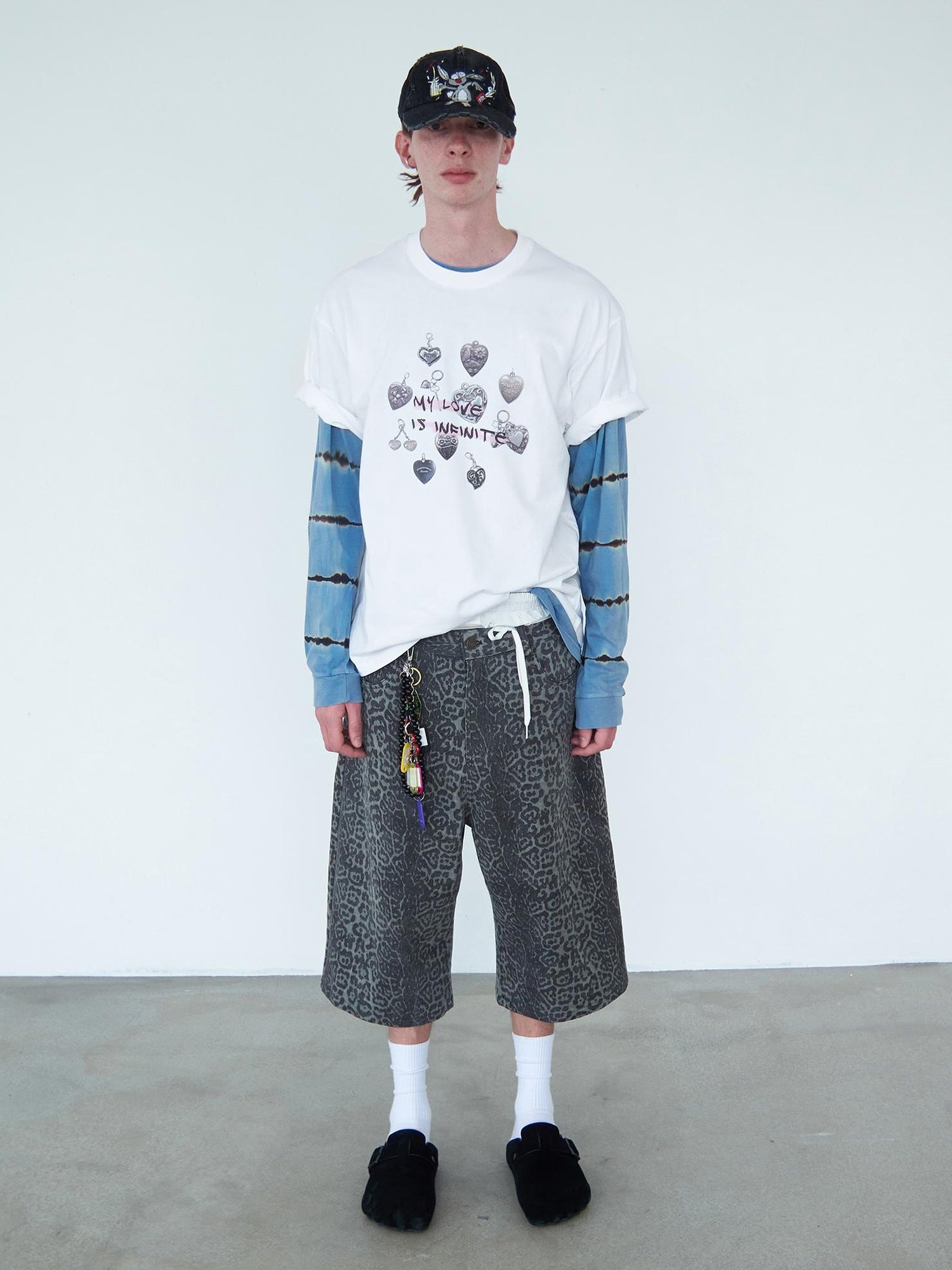 Delivery Vintage Silver Black Distressed Heart Print T-shirt