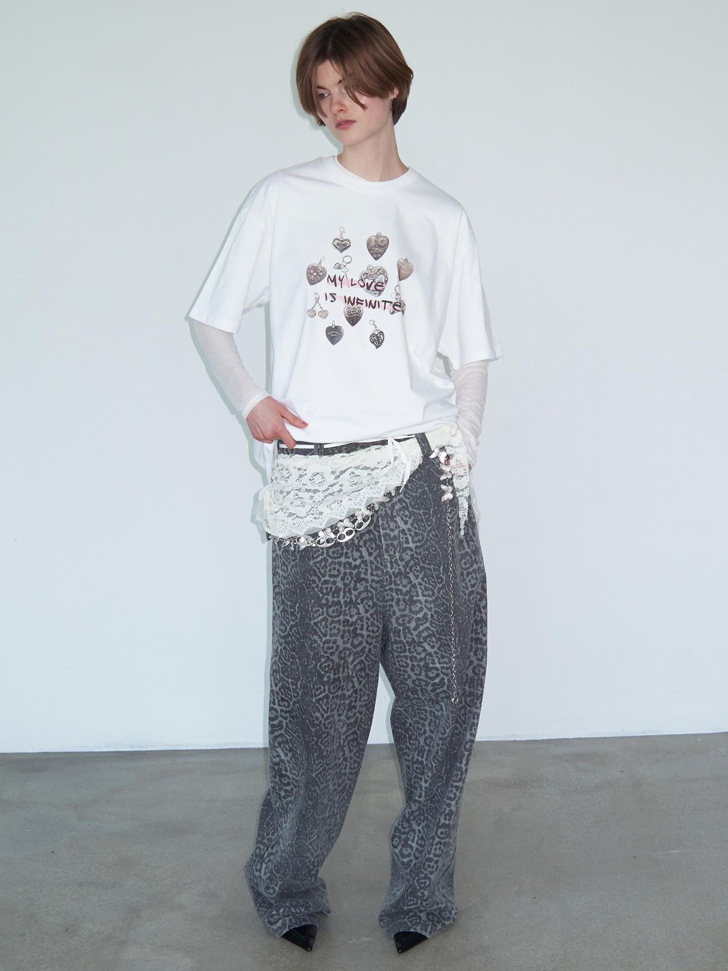 Delivery Vintage Silver Black Distressed Heart Print T-shirt