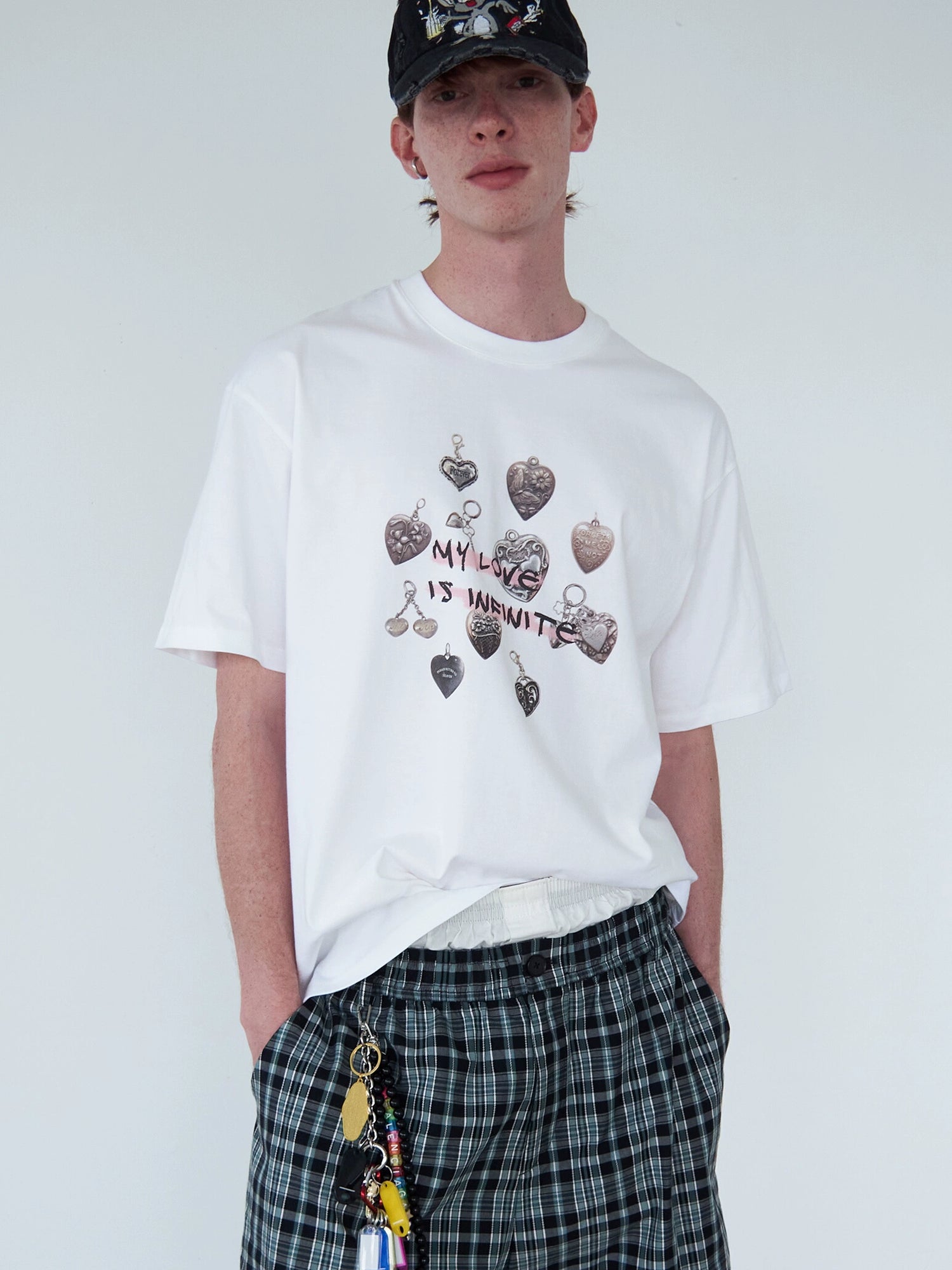 Delivery_Vintage_Silver_Black_Distressed_Heart_Print_T_Shirt_MISSTT