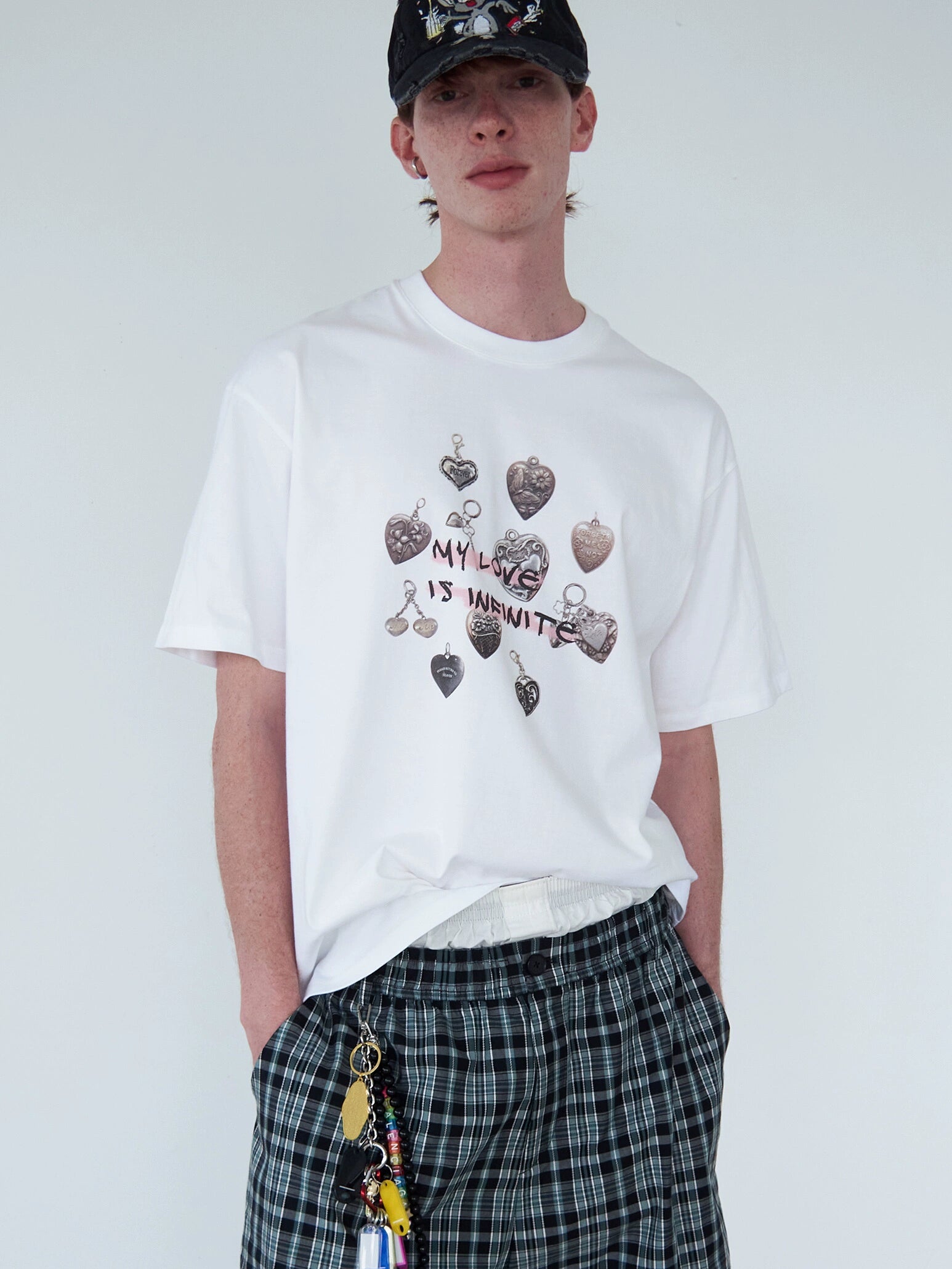 Delivery_Vintage_Silver_Black_Distressed_Heart_Print_T_Shirt_MISSTT