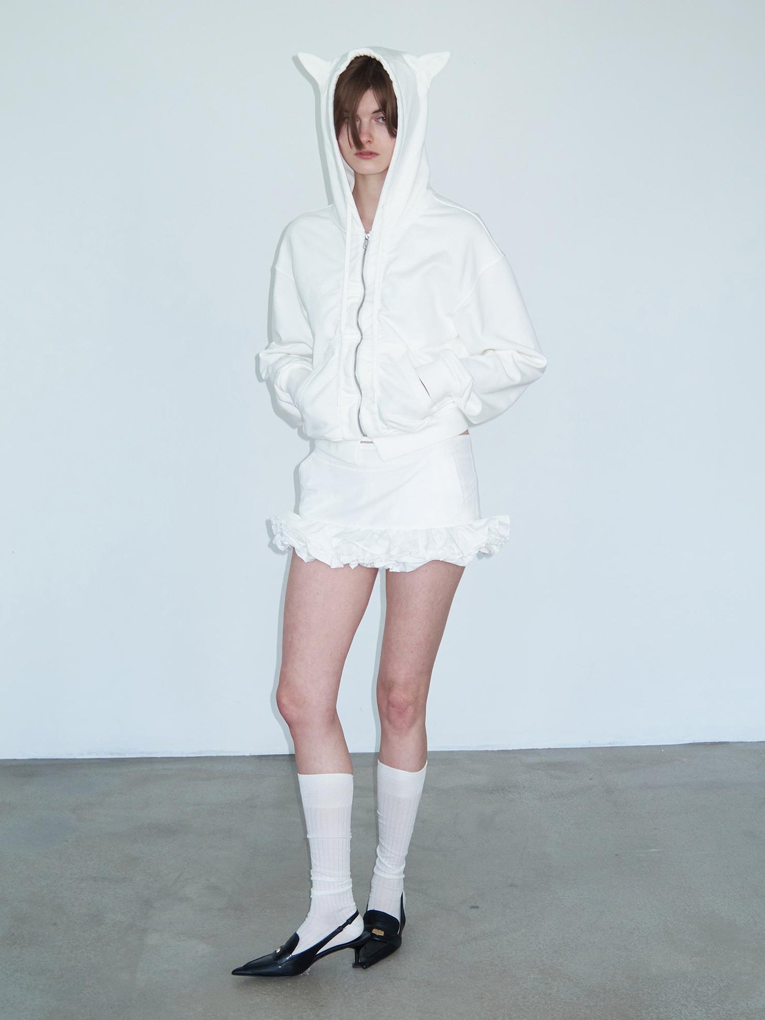 Delivery White Layered Ruffle Bloom Short Skirt