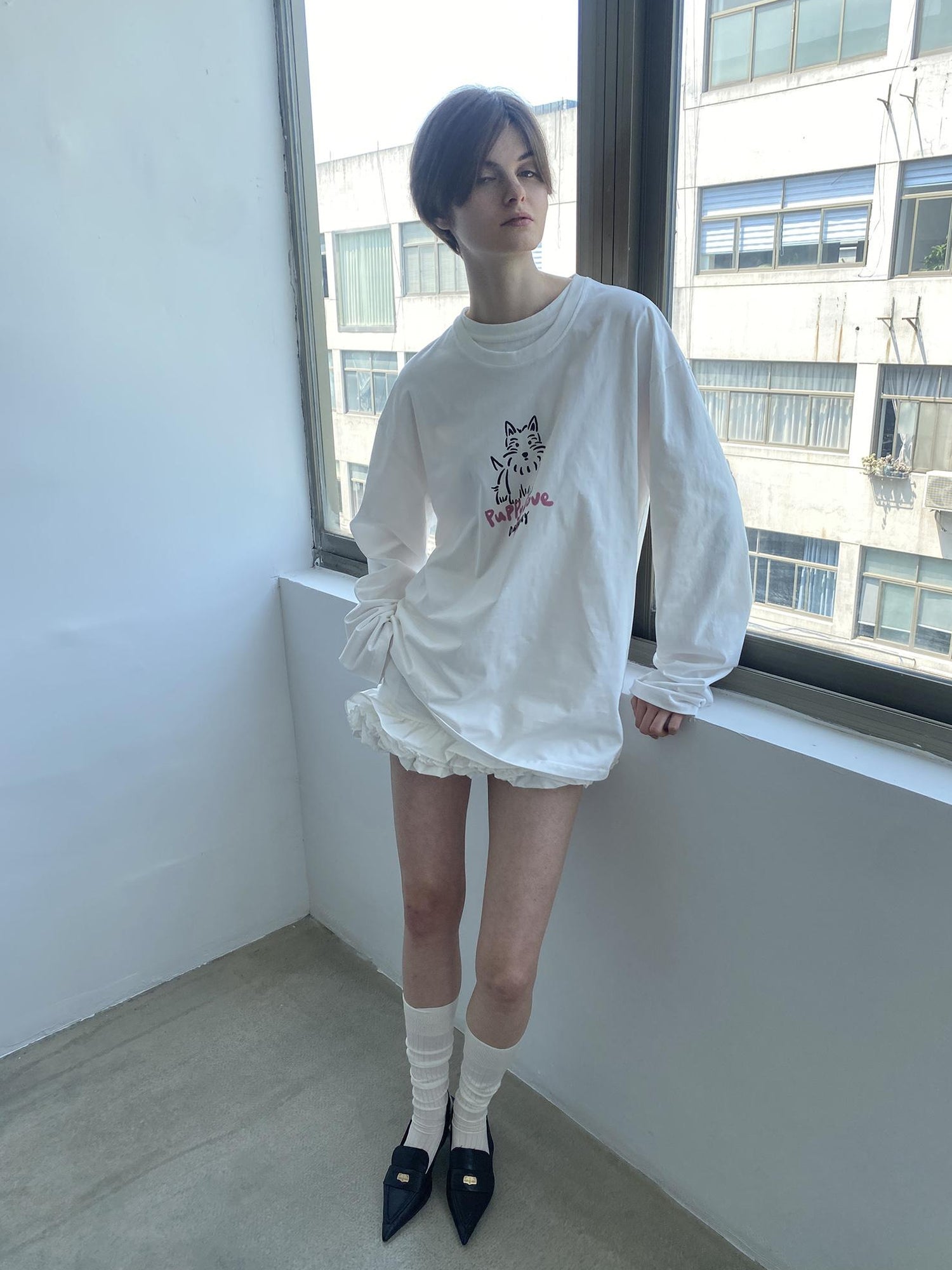 Delivery White Layered Ruffle Bloom Short Skirt