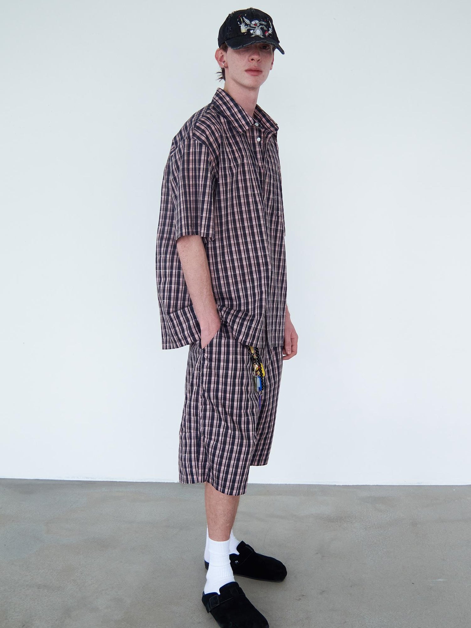 Delivery Woven Black Silver Plaid Linen Short Sleeve Shirt