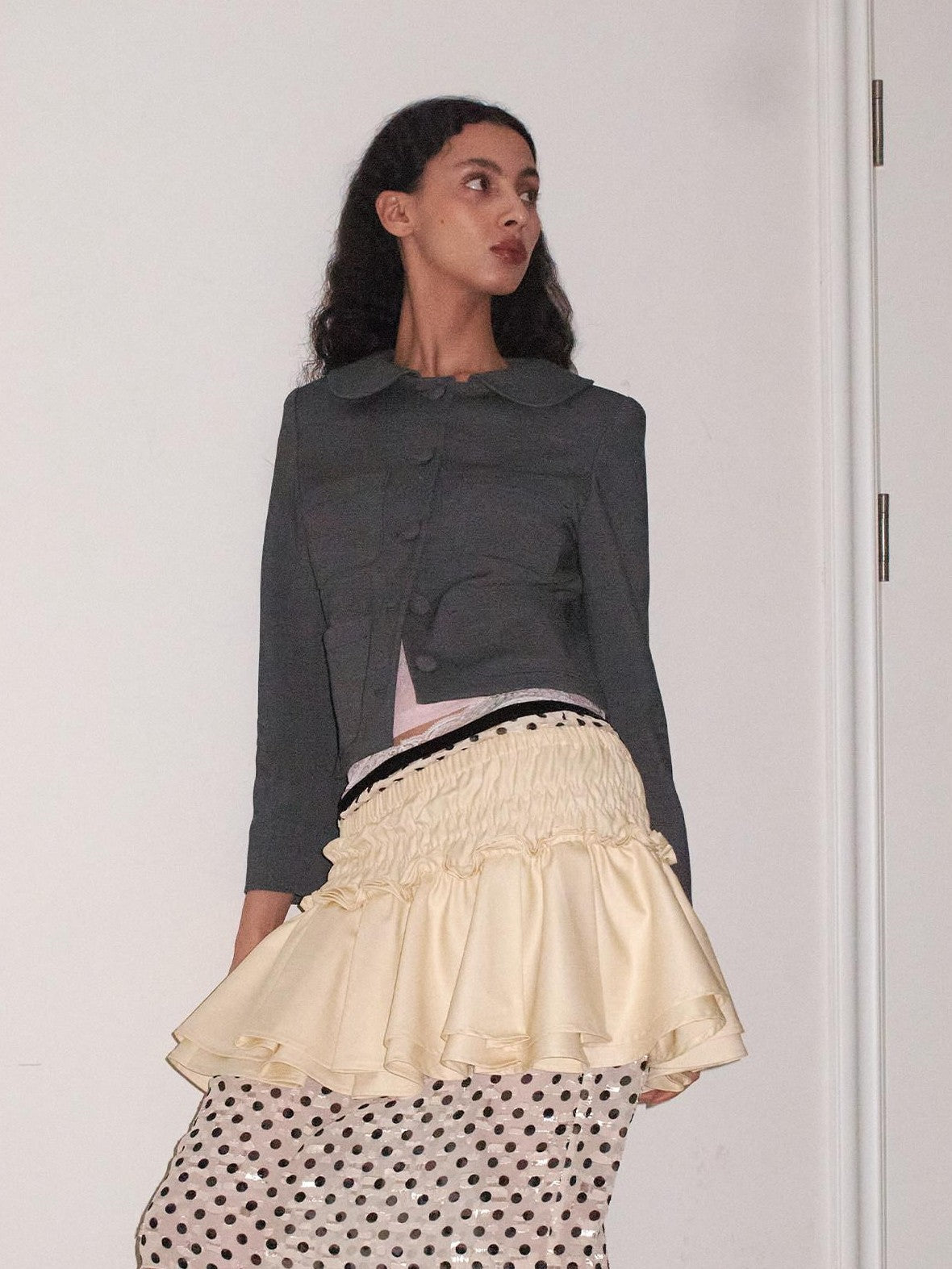 Dorydory Beige Black Solid Cake Layer Mid Waist Short Women&