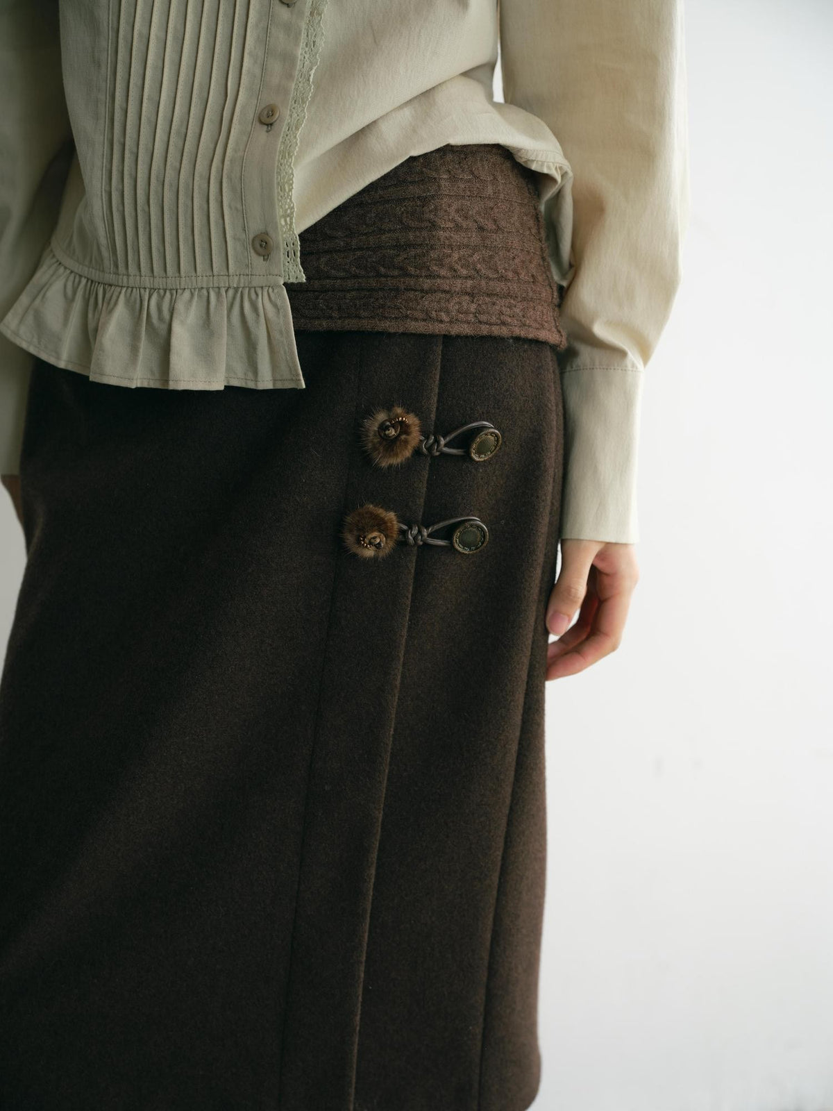 Dorydory Contrast Waist Horn Button Straight Pencil Women&