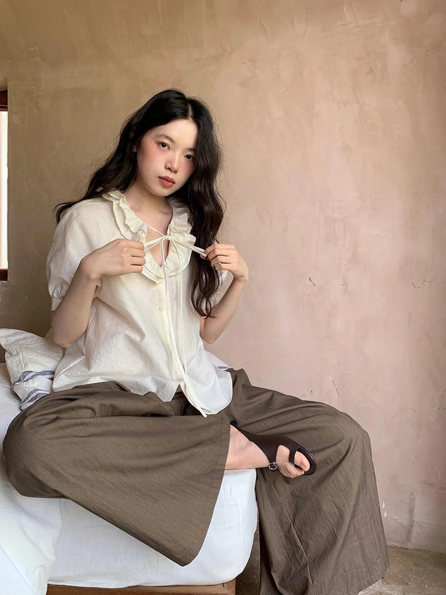 Crumpled Cotton Nylon Wide Leg Trousers With Bone Pleats