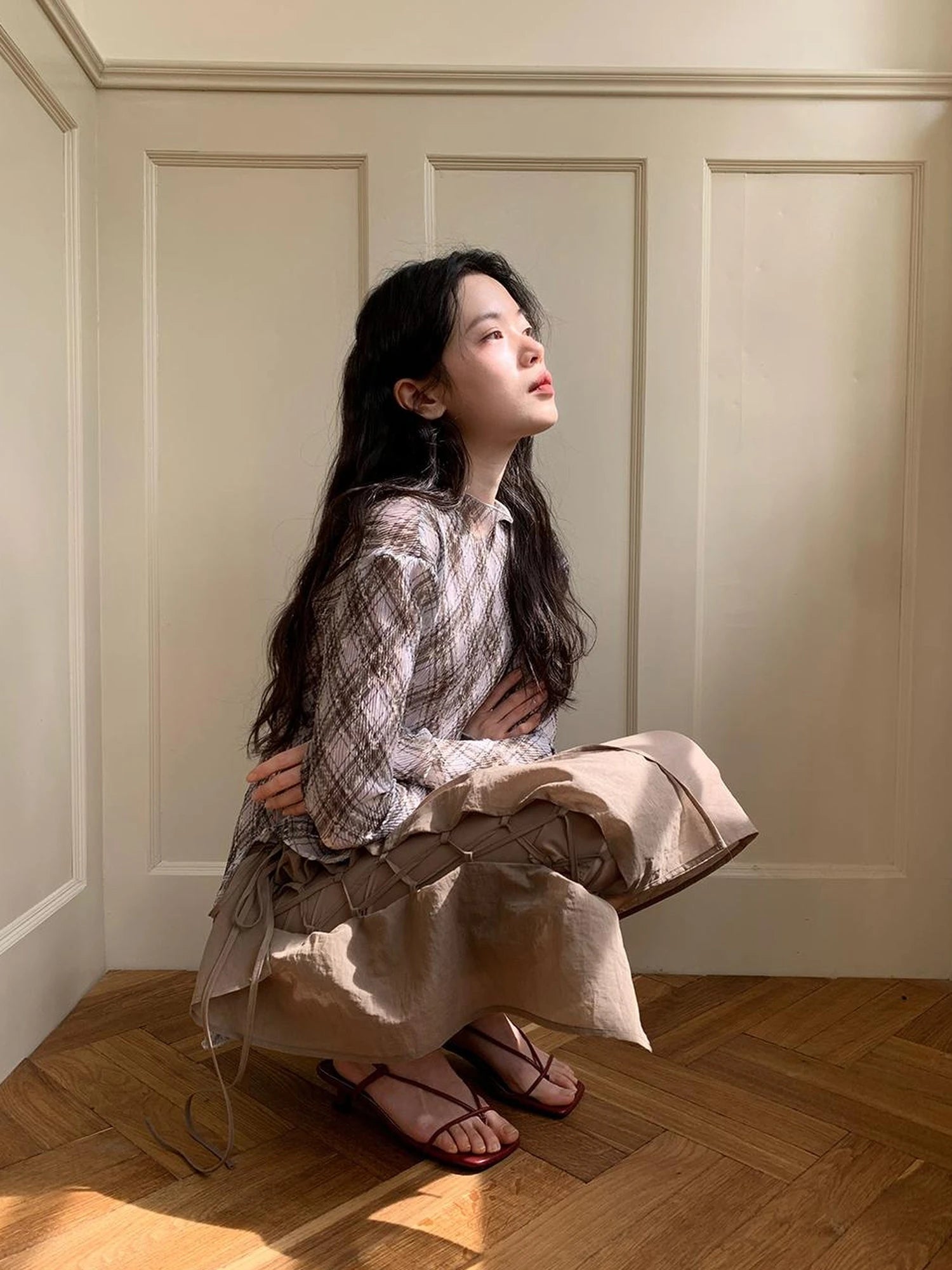 Dorydory Diamond Mesh Ruffle Hem Long Sleeve Tee