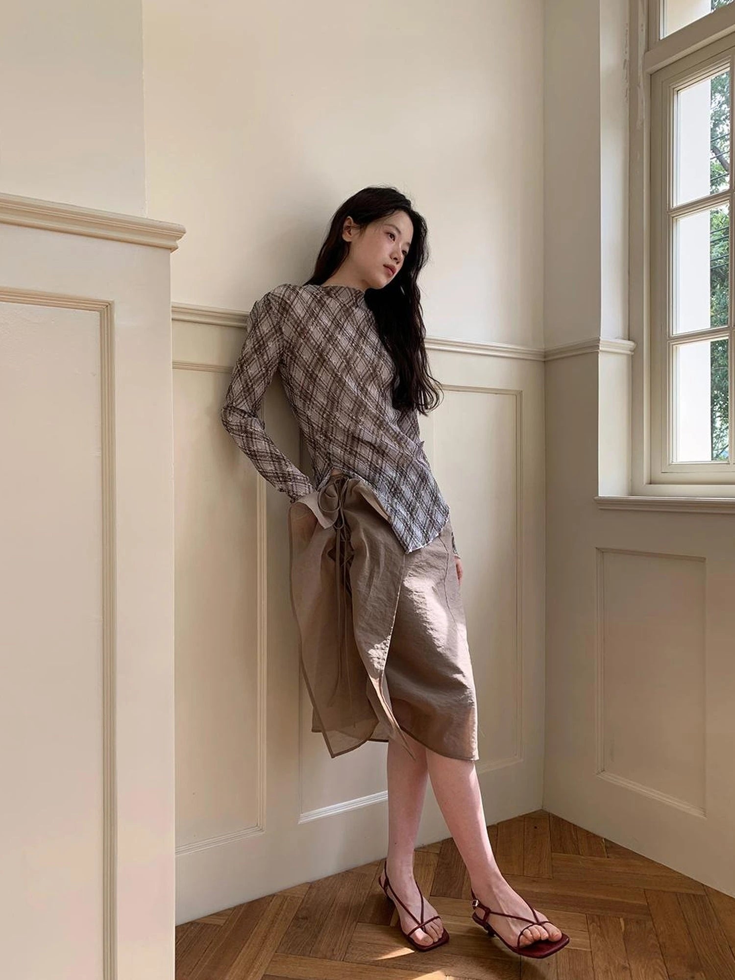 Dorydory Diamond Mesh Ruffle Hem Long Sleeve Tee