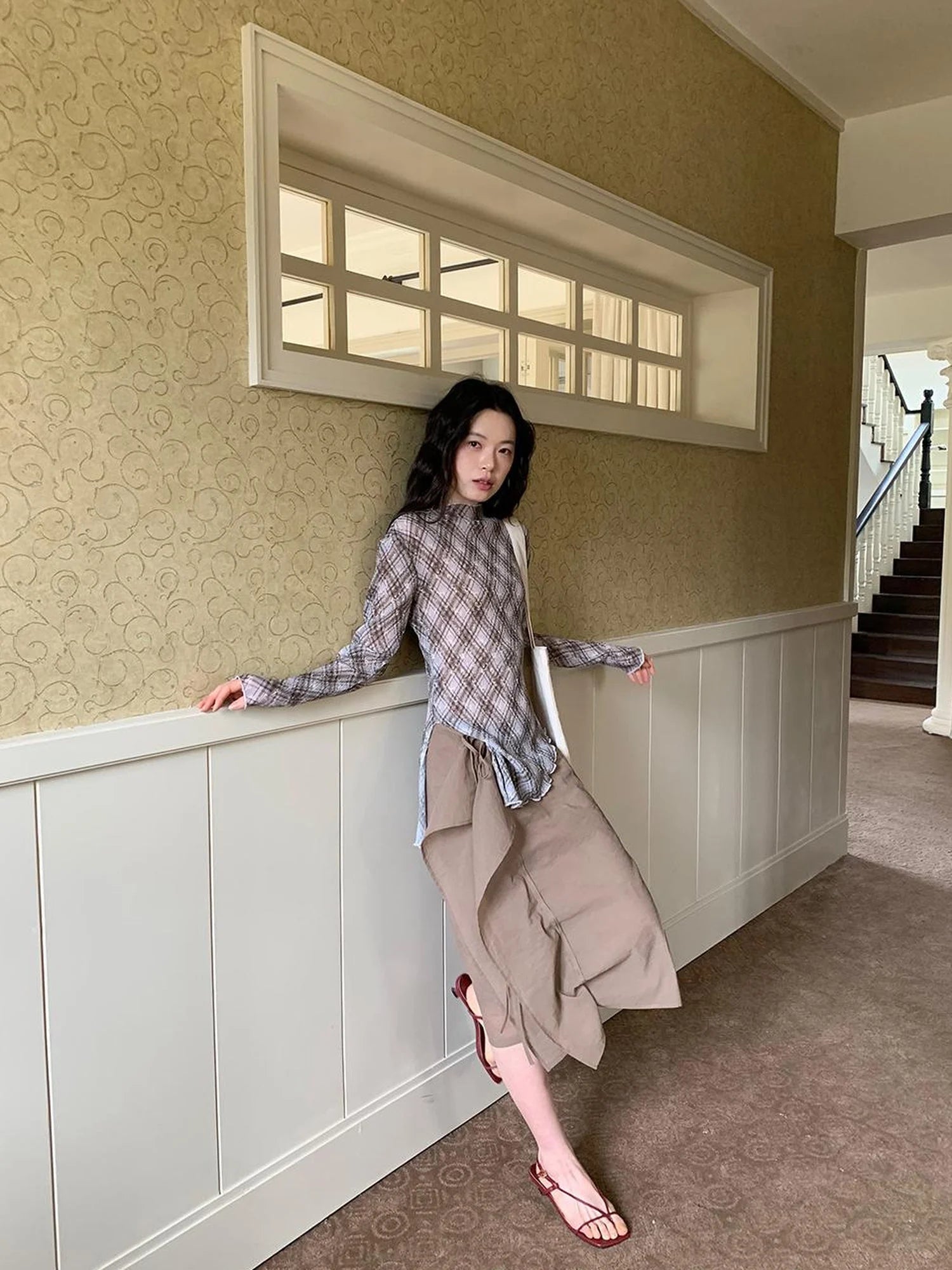 Dorydory Diamond Mesh Ruffle Hem Long Sleeve Tee