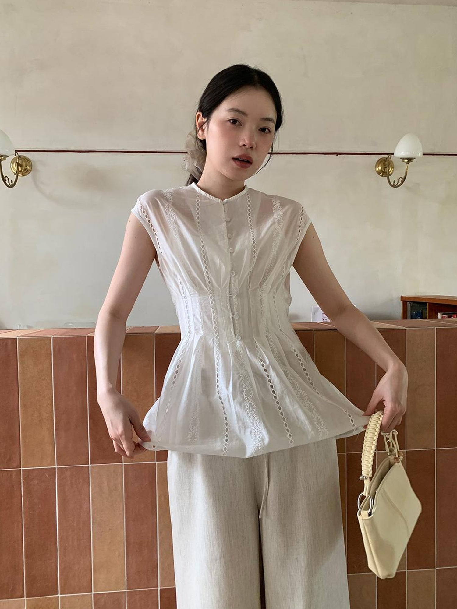 Dorydory Dorydory Stripe Jacquard Sleeveless Shirt with Waist Cutout