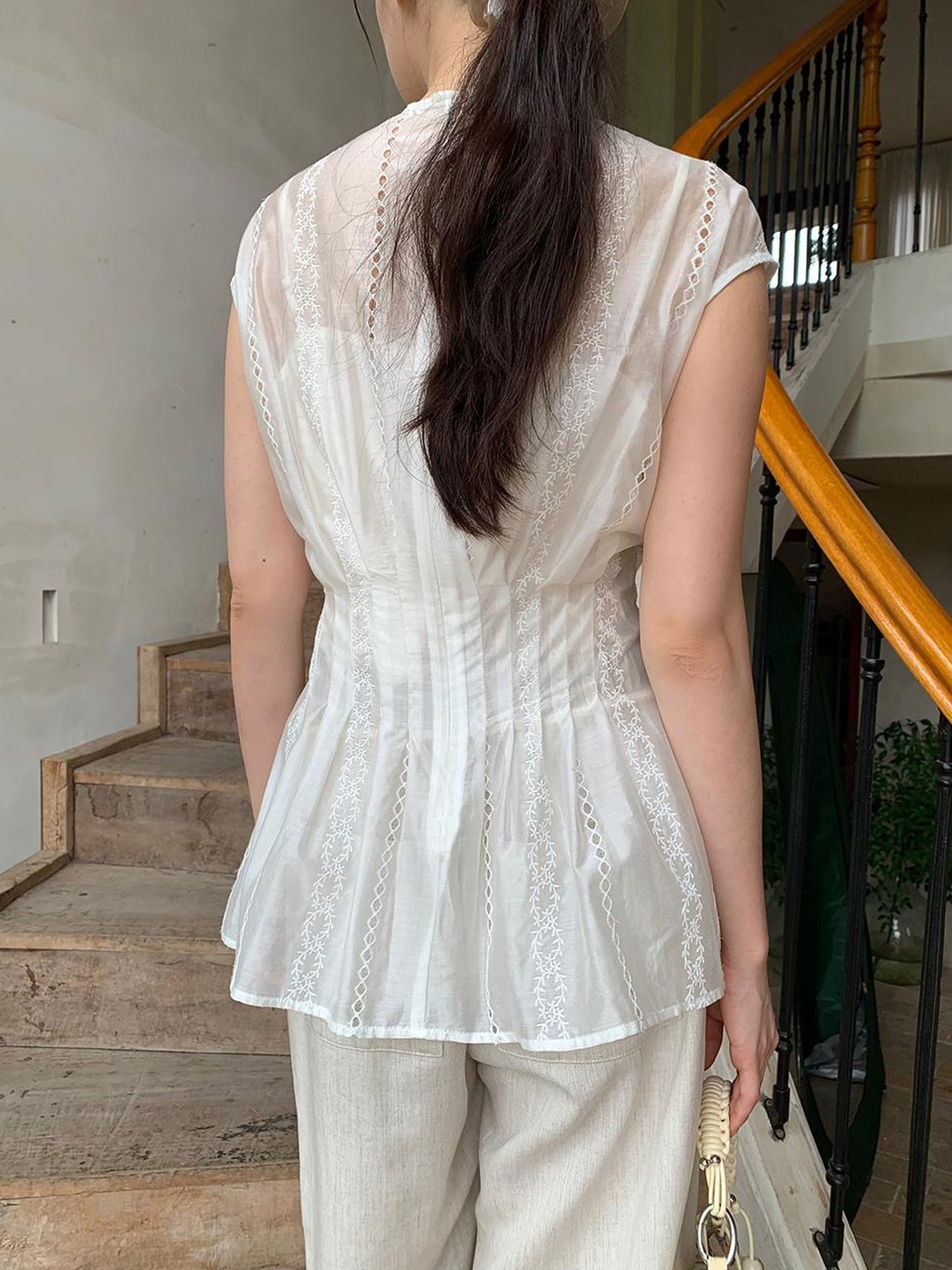 Dorydory Dorydory Stripe Jacquard Sleeveless Shirt with Waist Cutout
