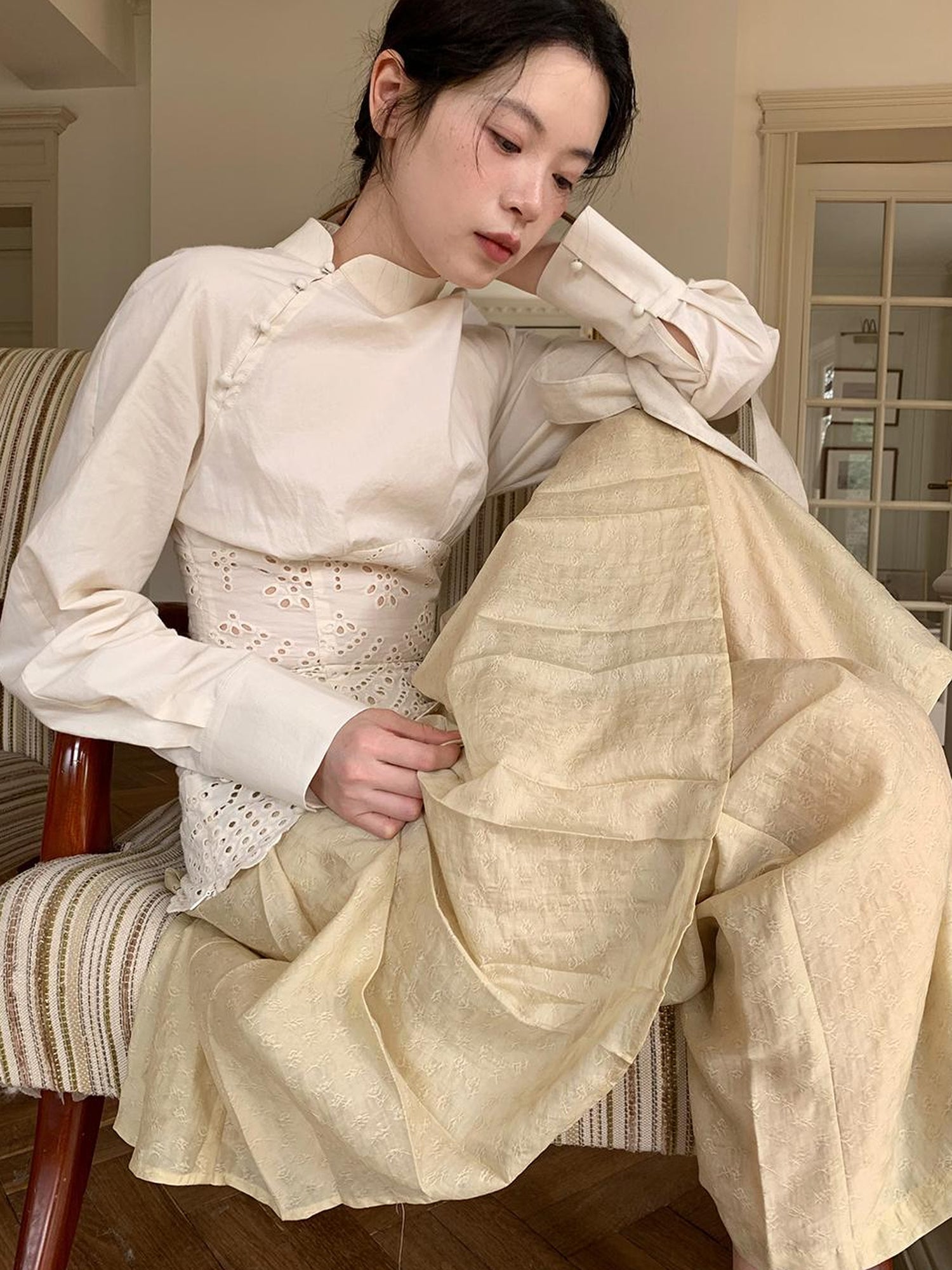 Dorydory Elegant Embroidered Lace Up Cotton Blouse