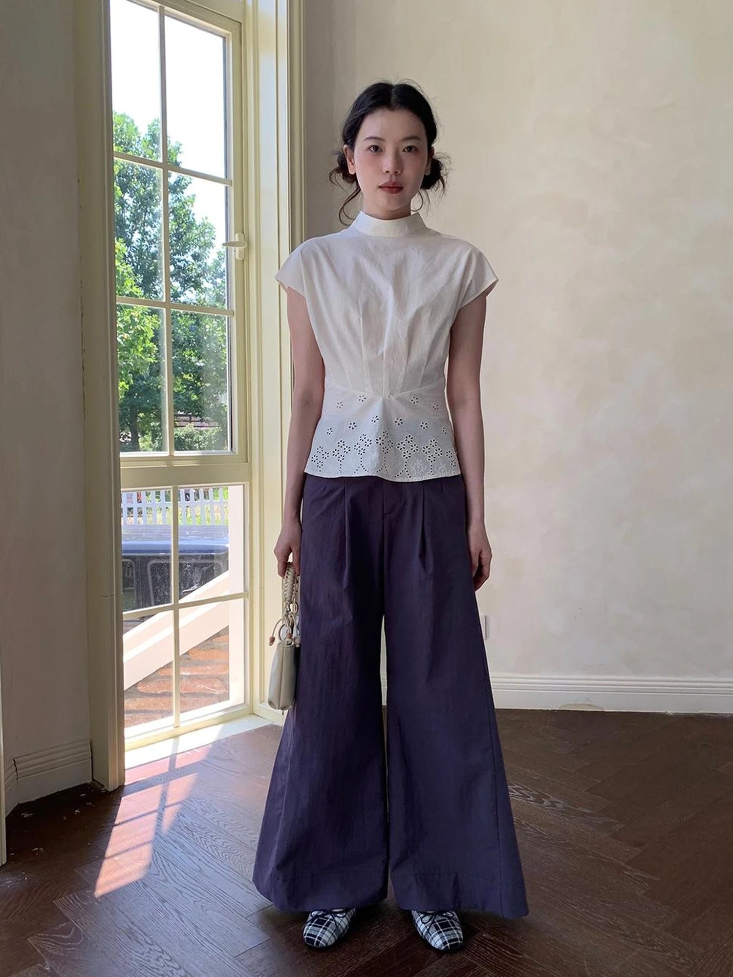 Embroidered Mandarin Collar White Shirt With Floral Lace Hem