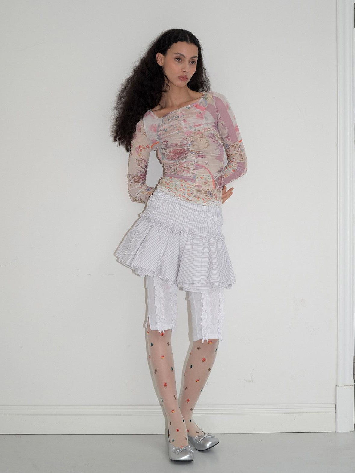 Dorydory Floral Bird Mesh V-neck Printed Women&