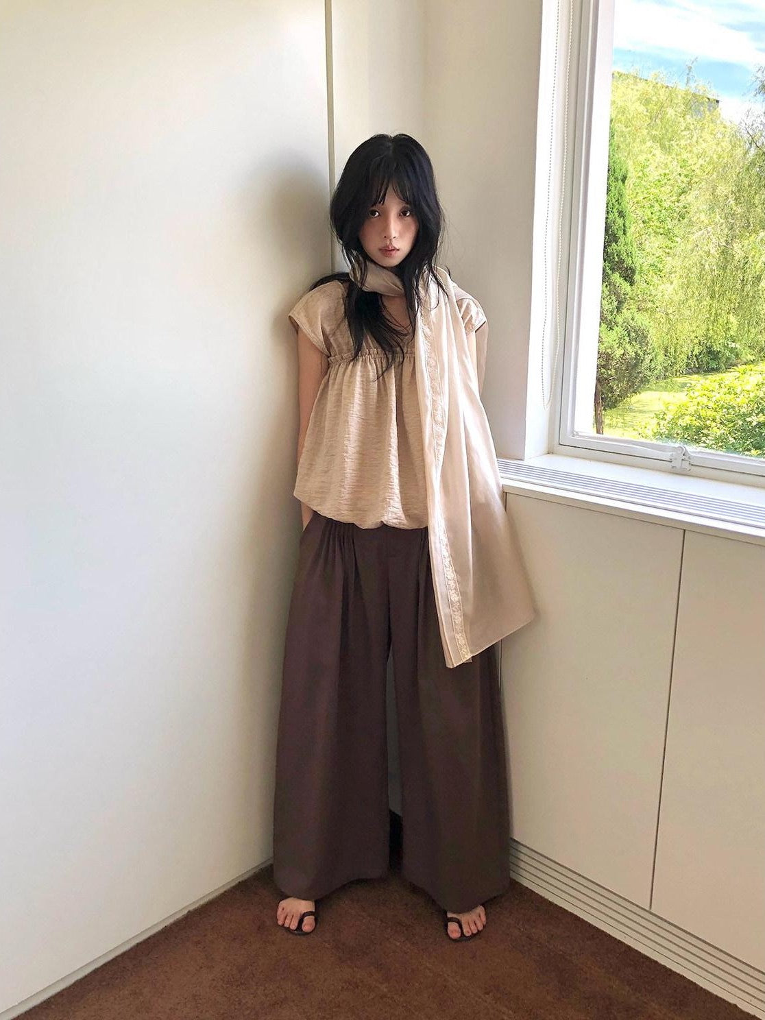 Dorydory Khaki Ruched V-neck Cropped Bubble Hem Women&