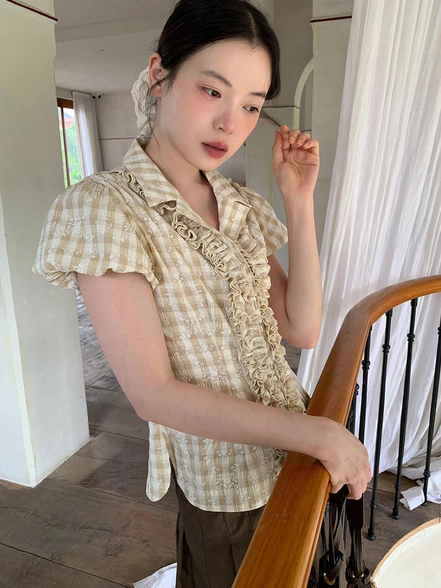 Lace Trimmed Floral Print Short Sleeve Blouse With Puff Sleeves