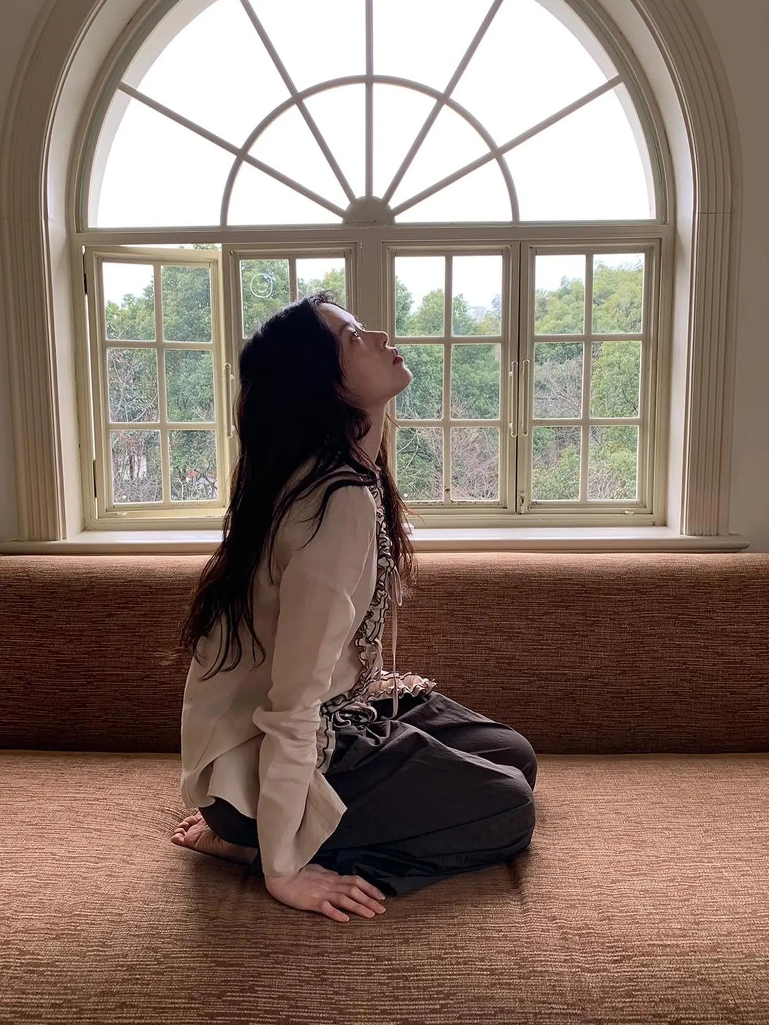 Lace Trimmed Tied Waist Linen Blend Shirt