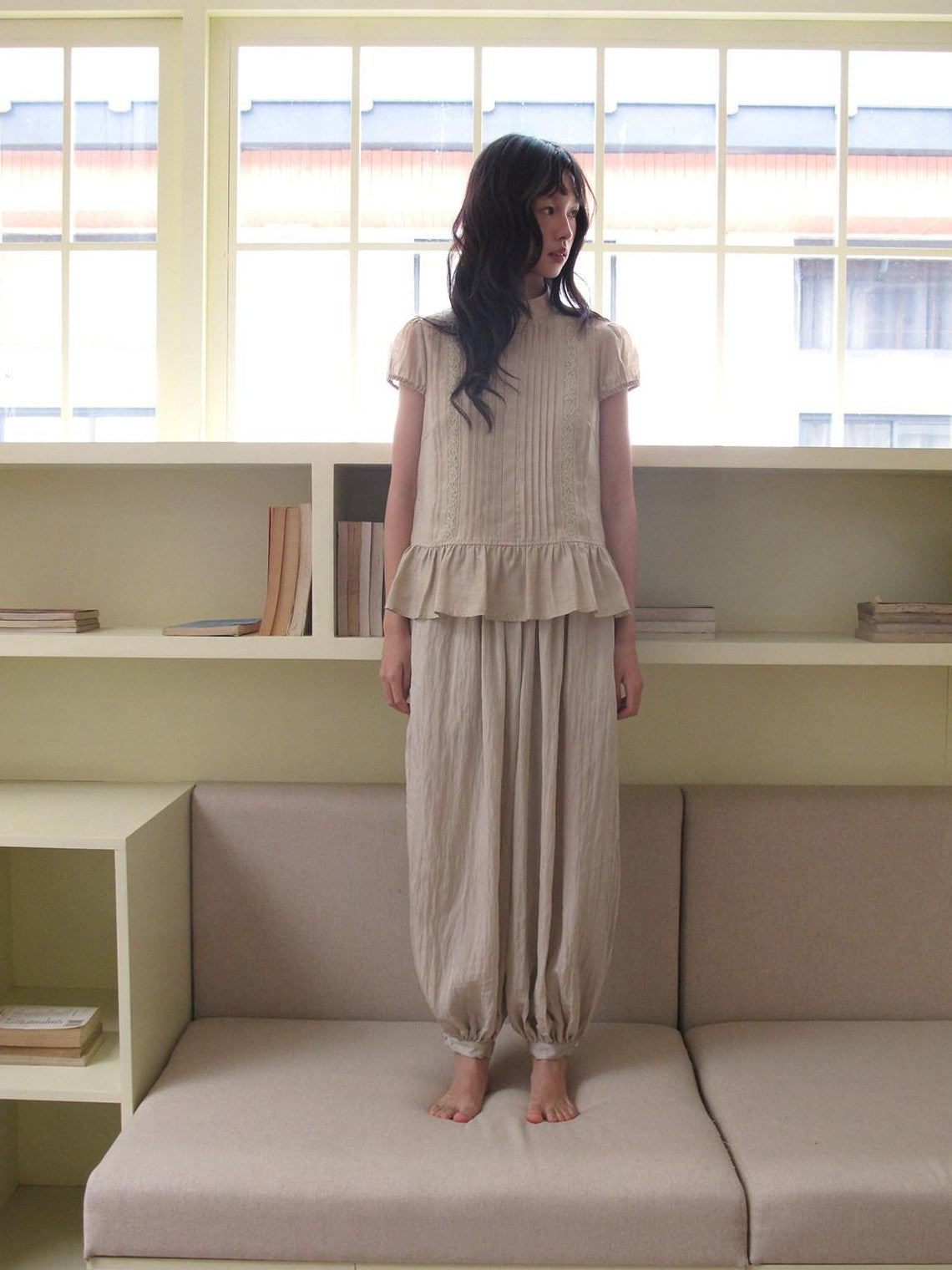 Dorydory Lace Tuck Pleat Half High Collar Short Sleeve Women&