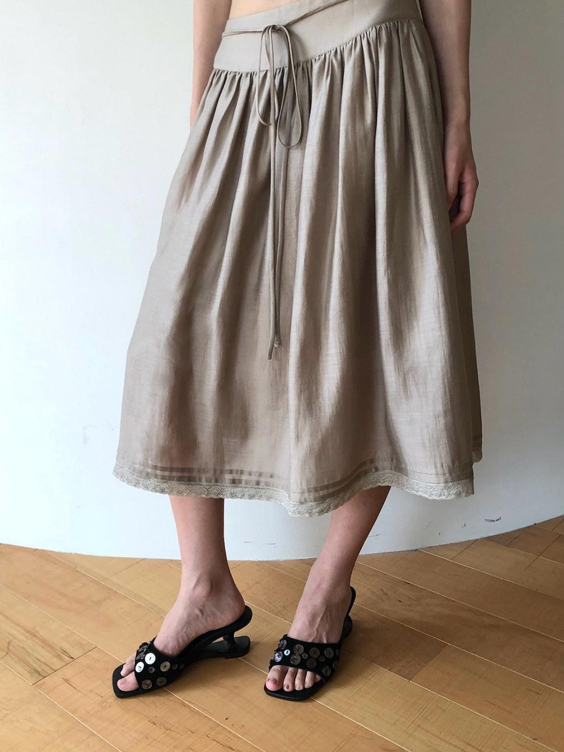 Dorydory Milk Tea Tie Waist Tuck Pleat Lace High Waist Women&