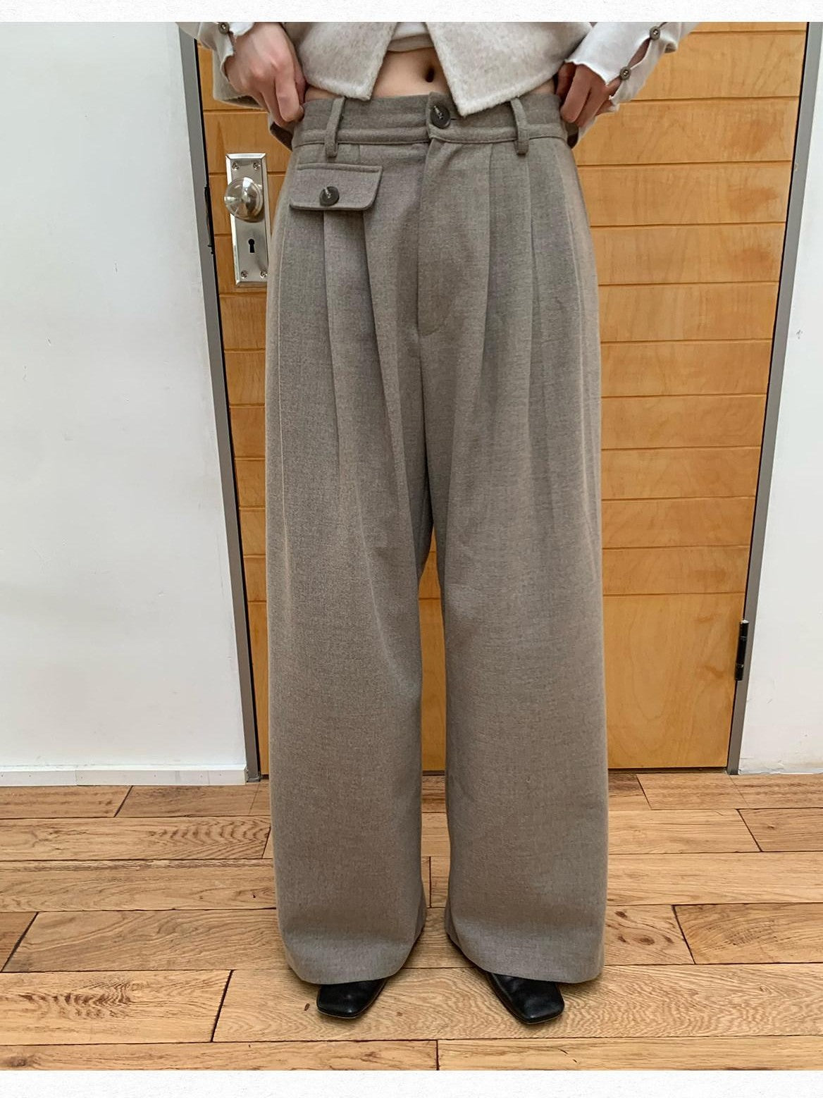 Dorydory Oatmeal Patch Pocket Pleated High Waist Women&