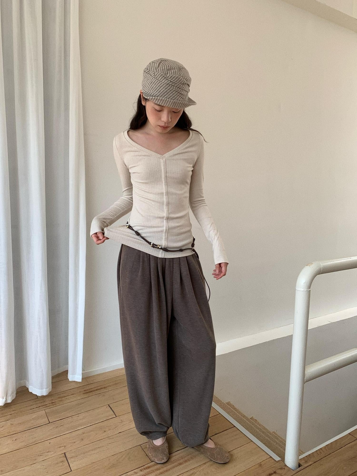 Dorydory Oatmeal V-neck Ribbed Slim Fit Women&