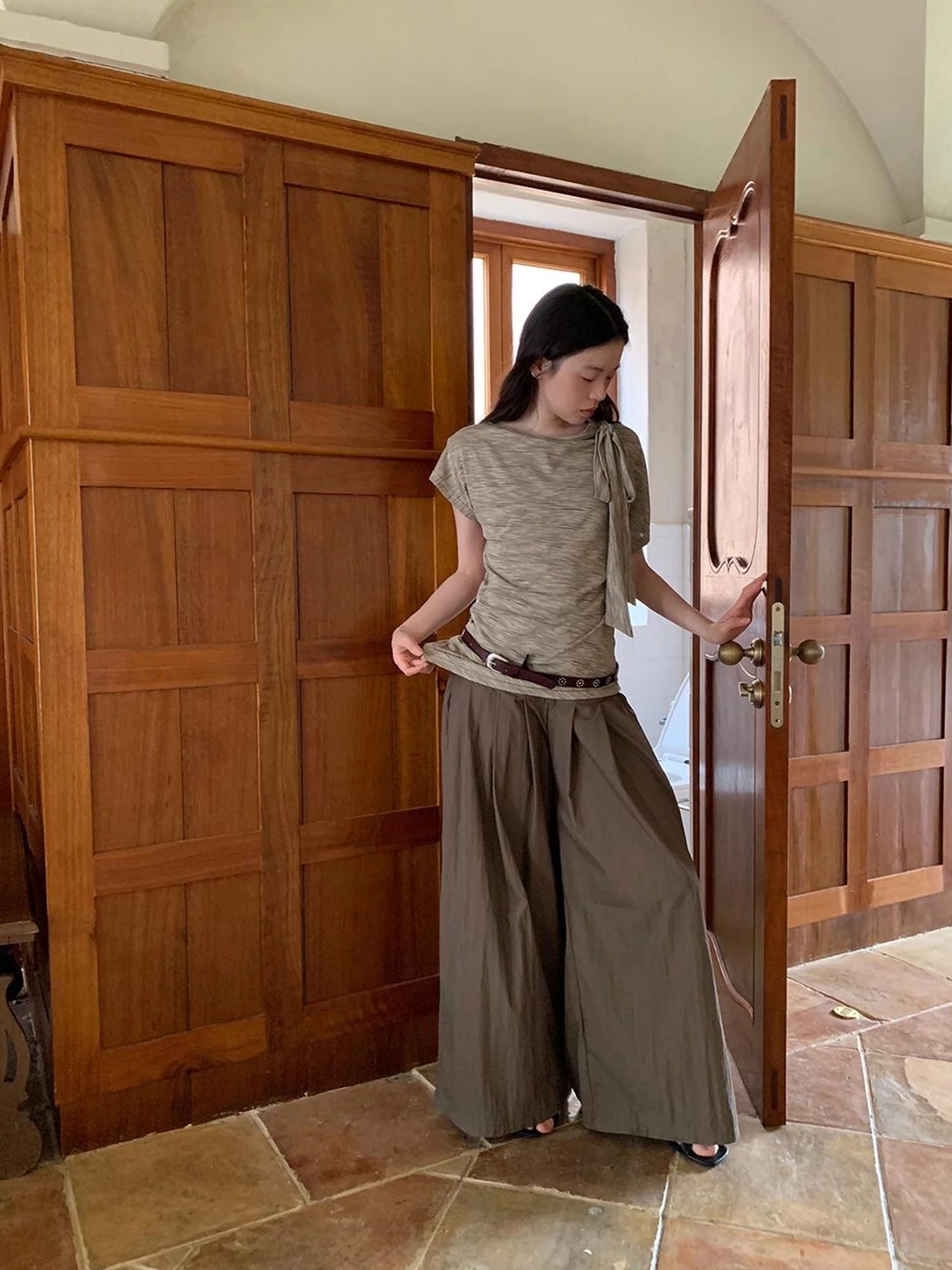 Retro Off Shoulder Bow Knit Tee