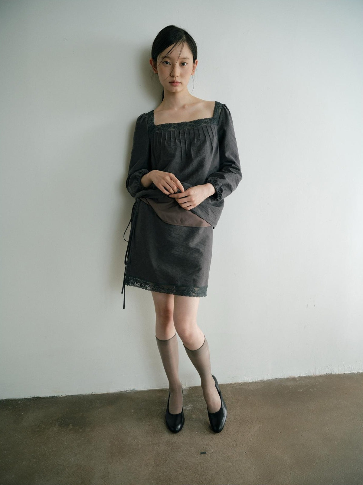 Dorydory Retro Square Neck Lace Trim Long Sleeve Loose Fit Women&