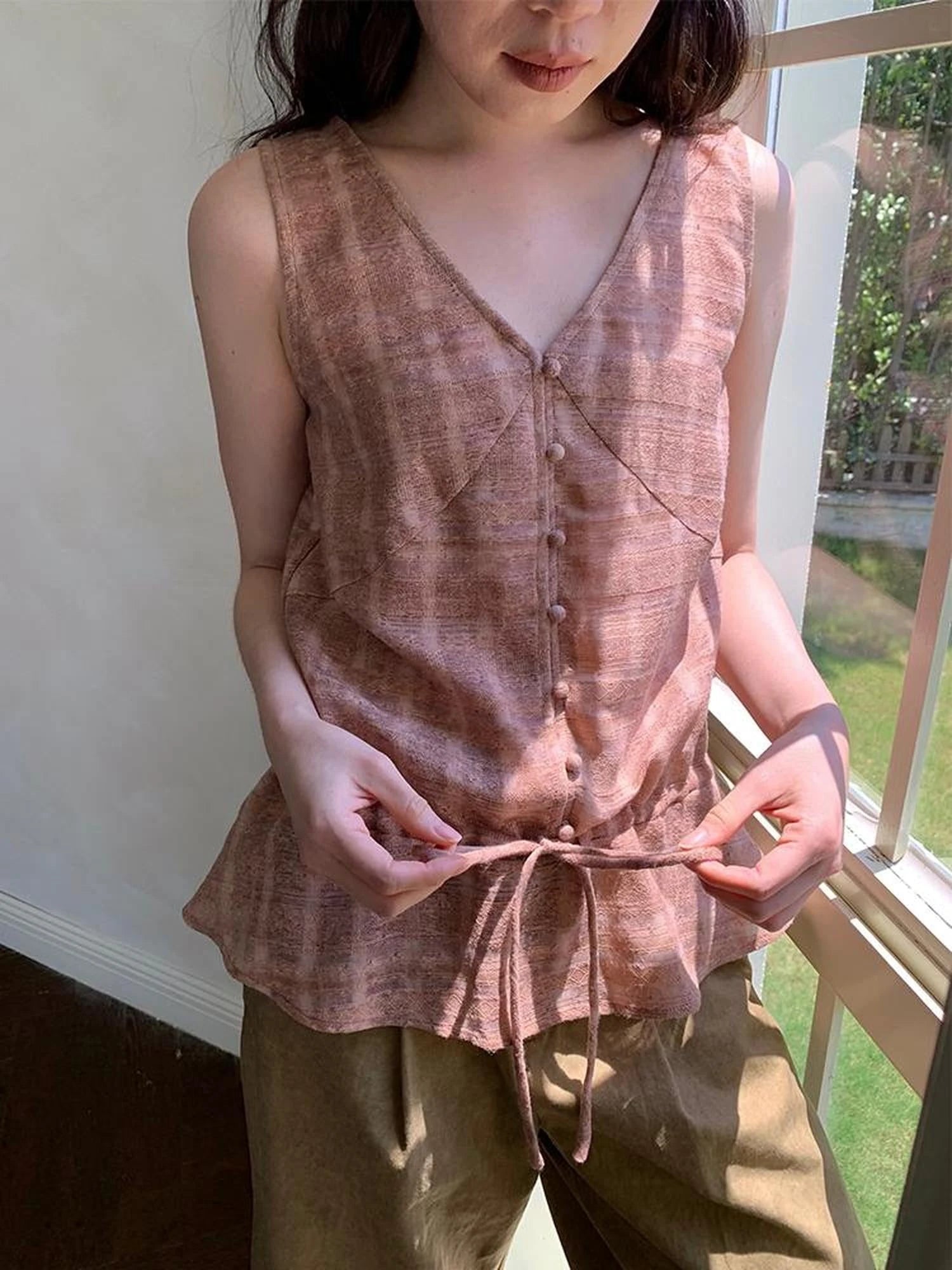 V-neck Checkered Faded Vest With Drawstring Hem