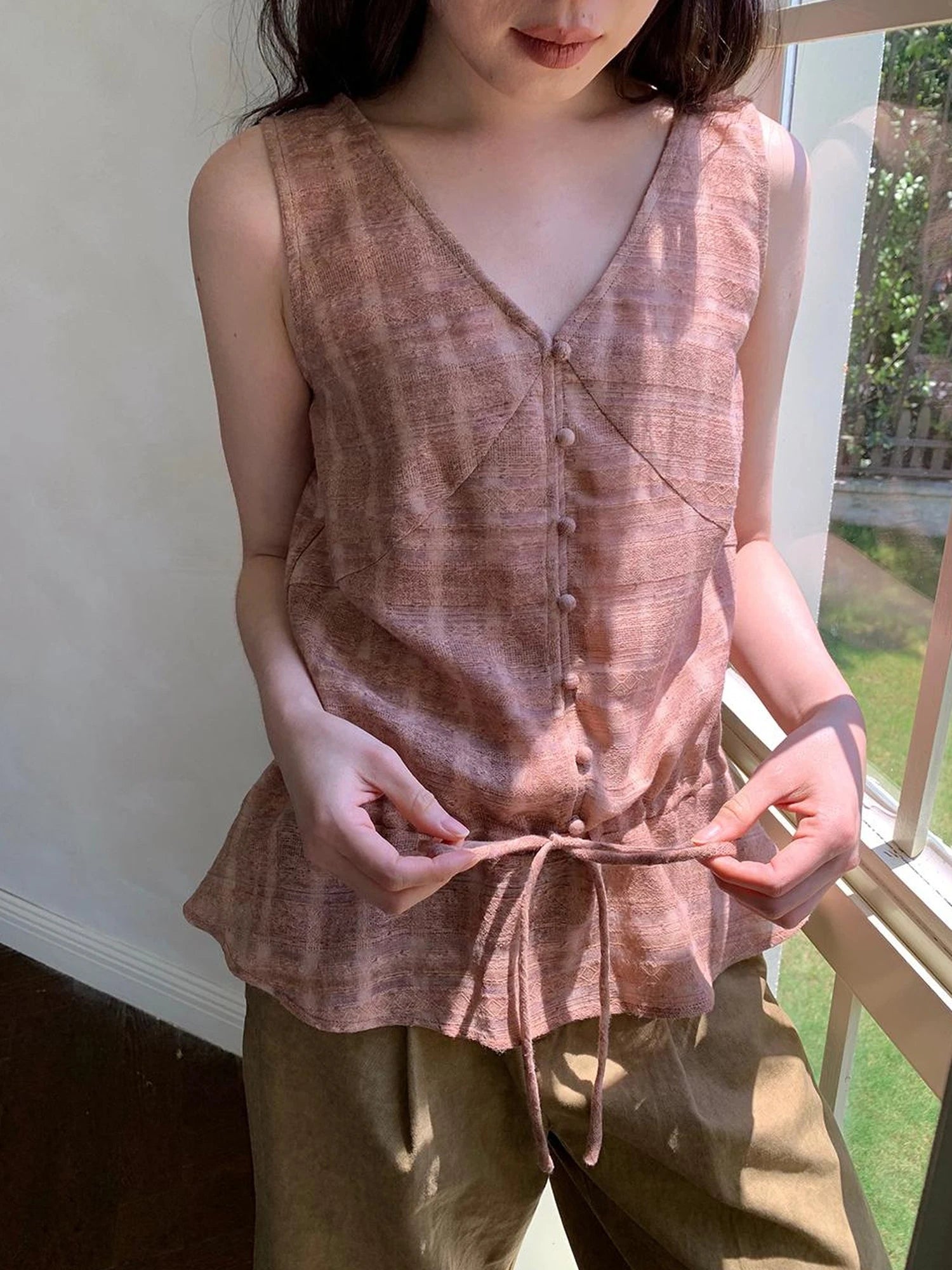 V-neck Checkered Faded Vest With Drawstring Hem