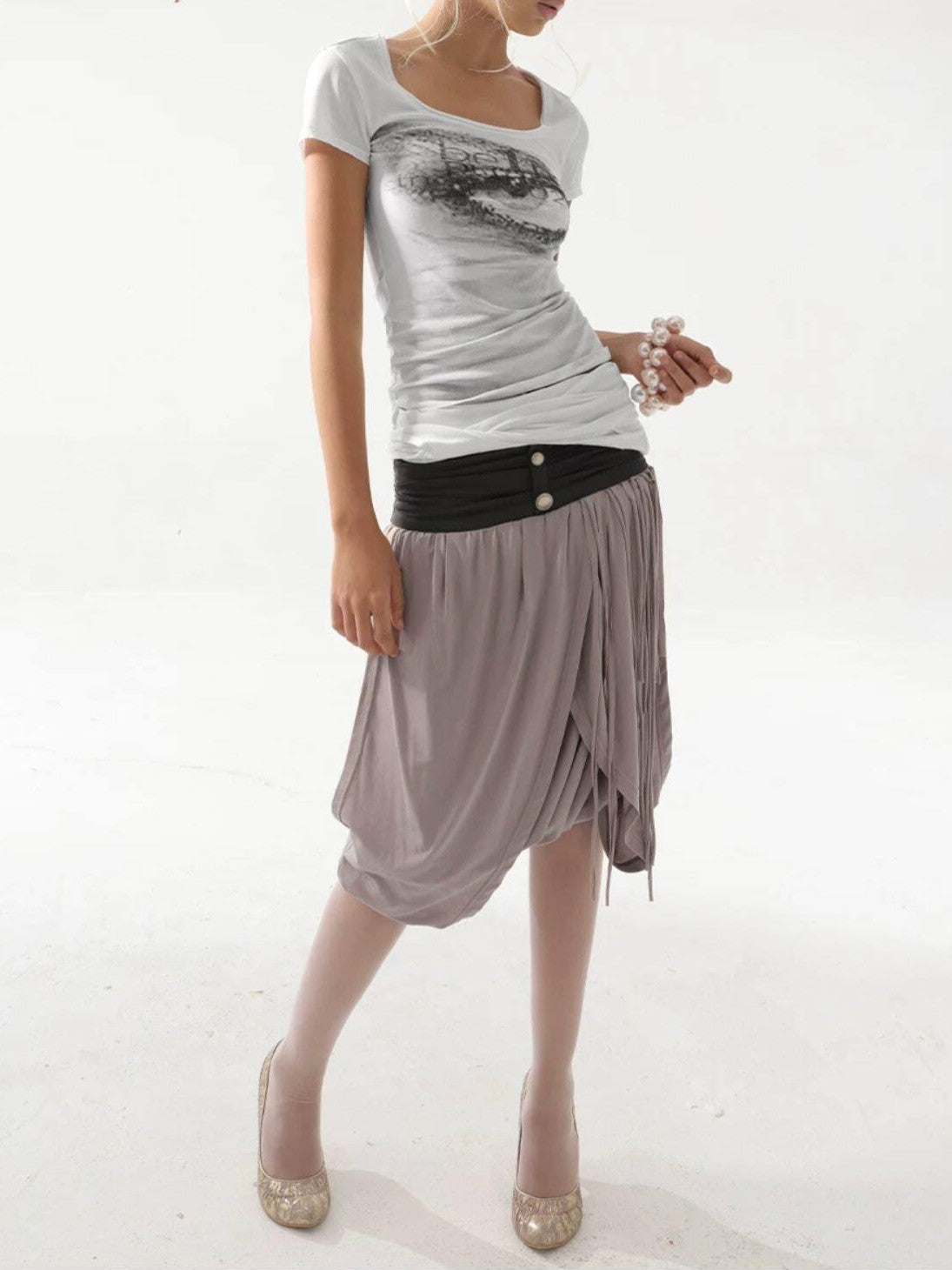 DoublePunch Illusion Print Low Round Neck Women&