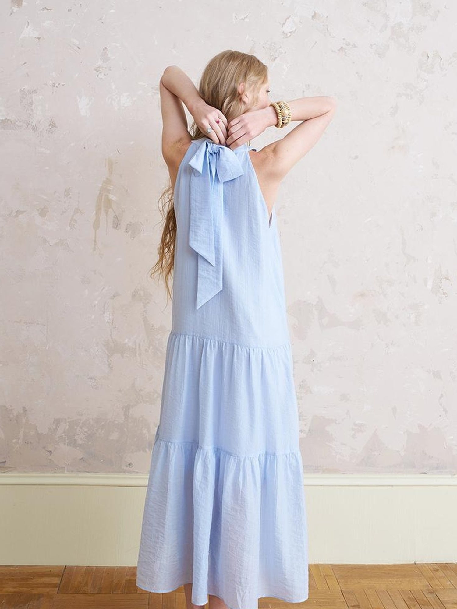 DIDDI MODA Elegant Bow Beaded Halter Dress With Layered Flowy Ribbon