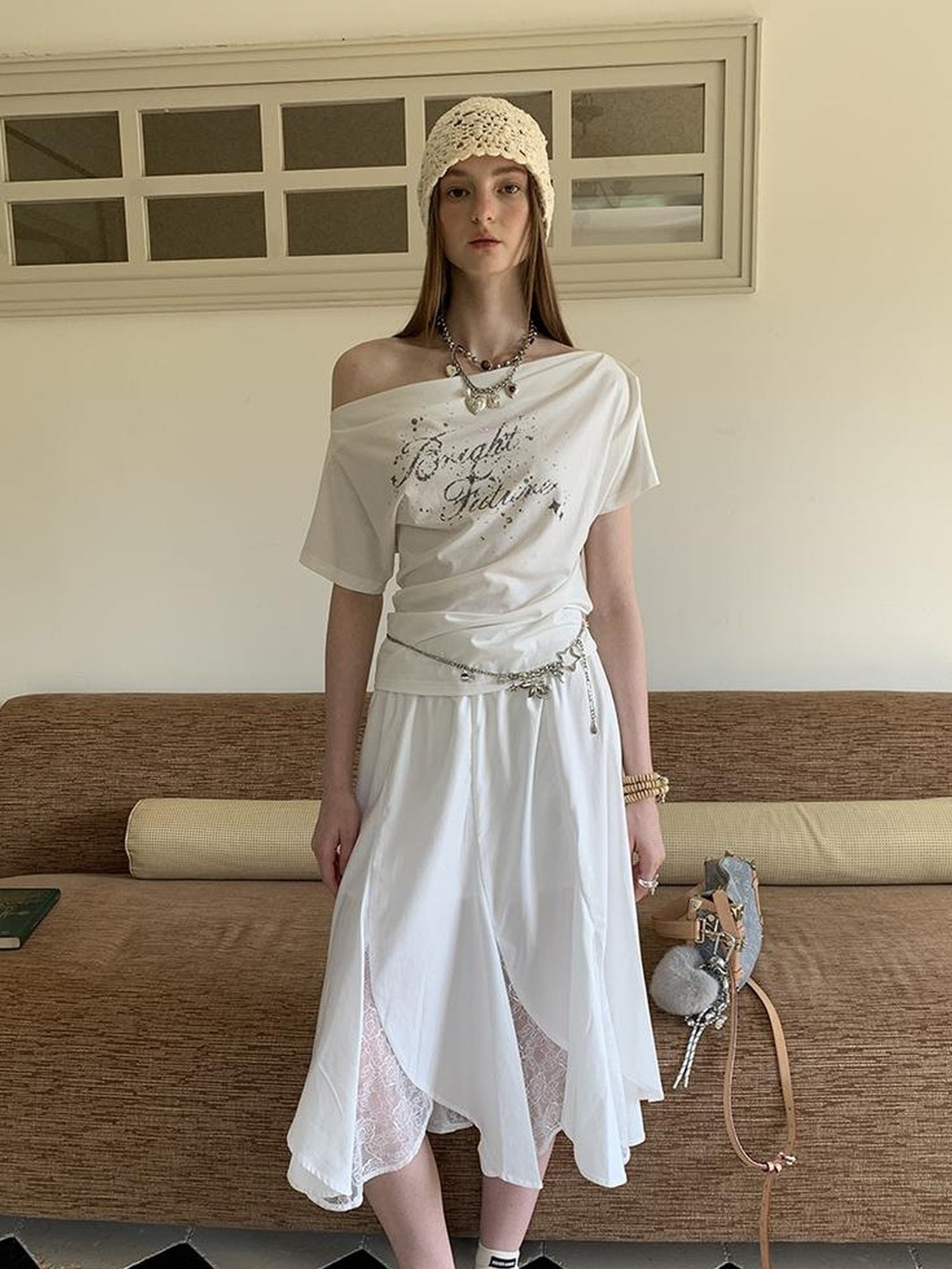 DIDDI MODA Elegant Lace Paneled Fishtail Skirt With Floral Hem