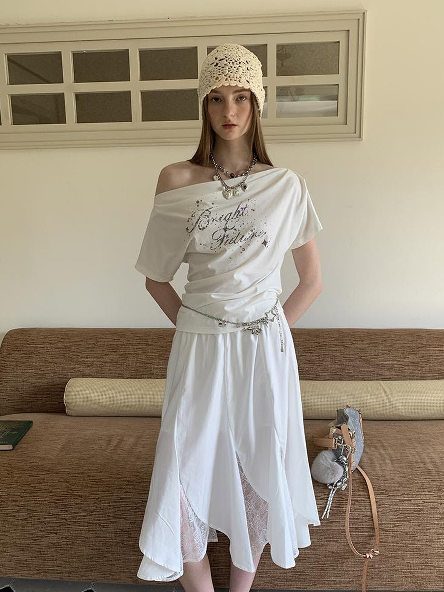 DIDDI MODA Elegant Lace Paneled Fishtail Skirt With Floral Hem