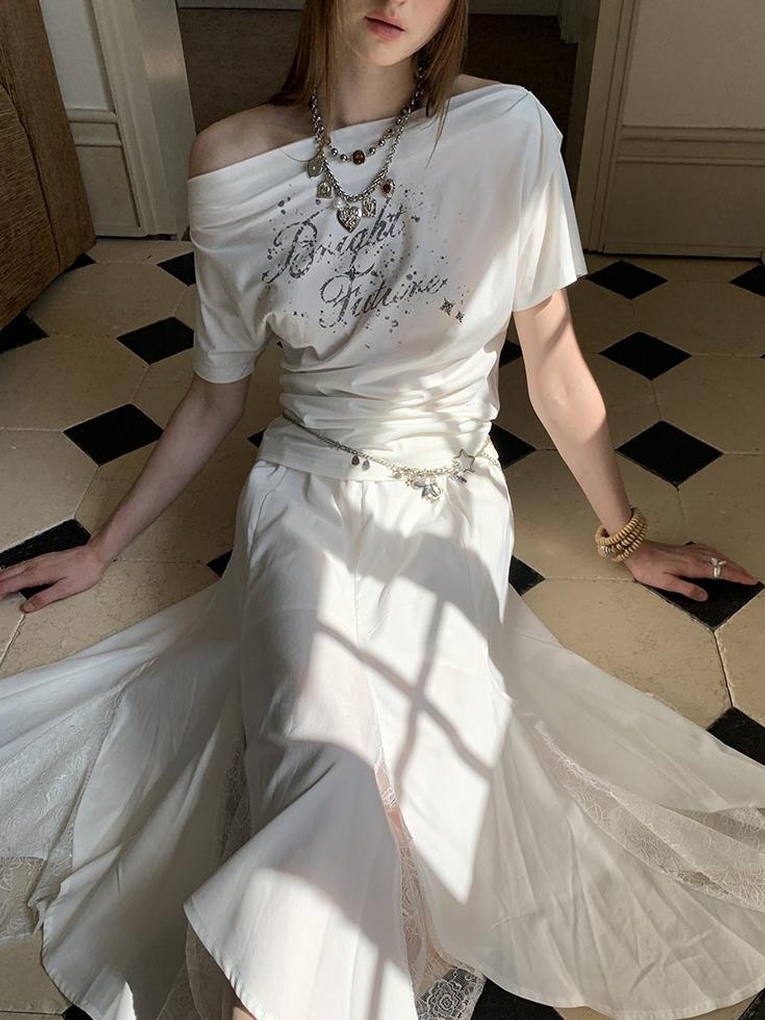 DIDDI MODA Elegant Lace Paneled Fishtail Skirt With Floral Hem