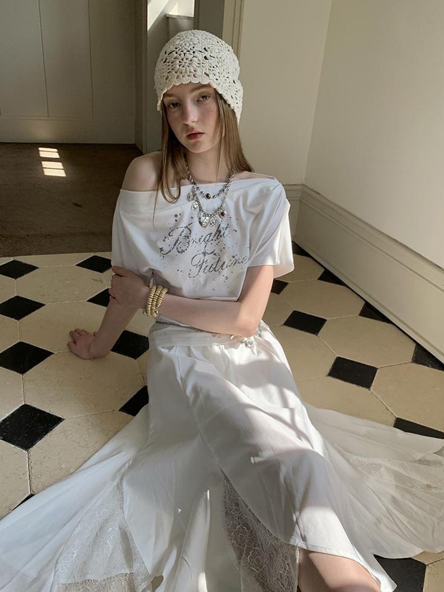 DIDDI MODA Elegant Lace Paneled Fishtail Skirt With Floral Hem