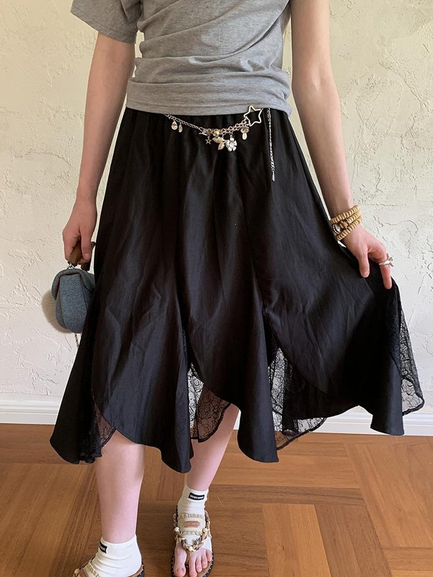 DIDDI MODA Elegant Lace Paneled Fishtail Skirt With Floral Hem