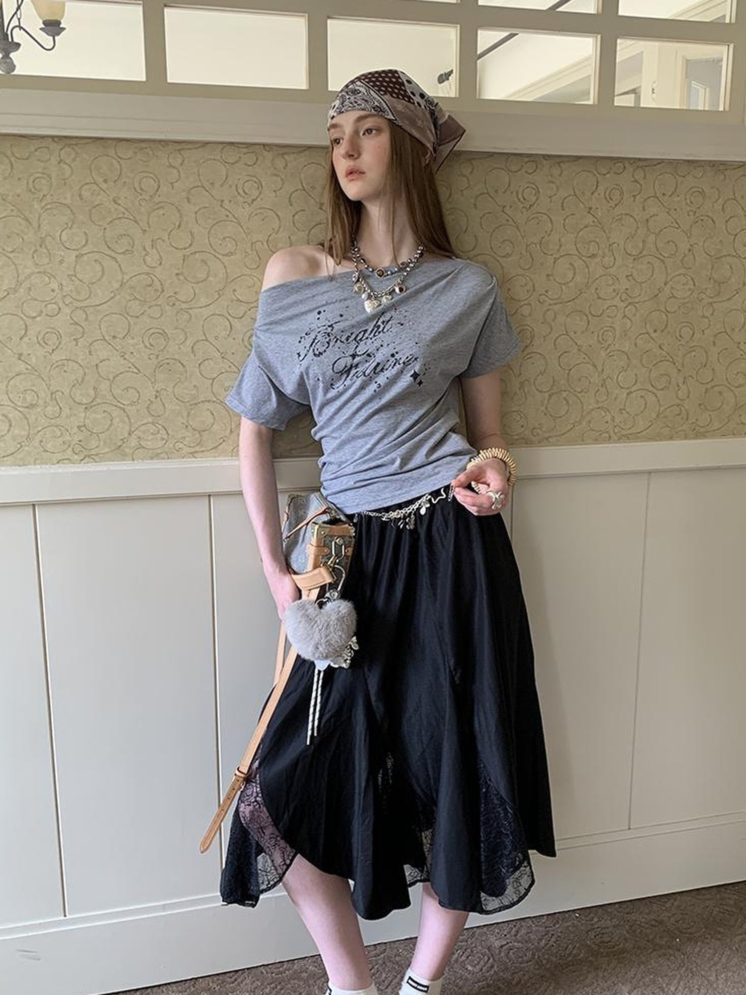 DIDDI MODA Elegant Lace Paneled Fishtail Skirt With Floral Hem