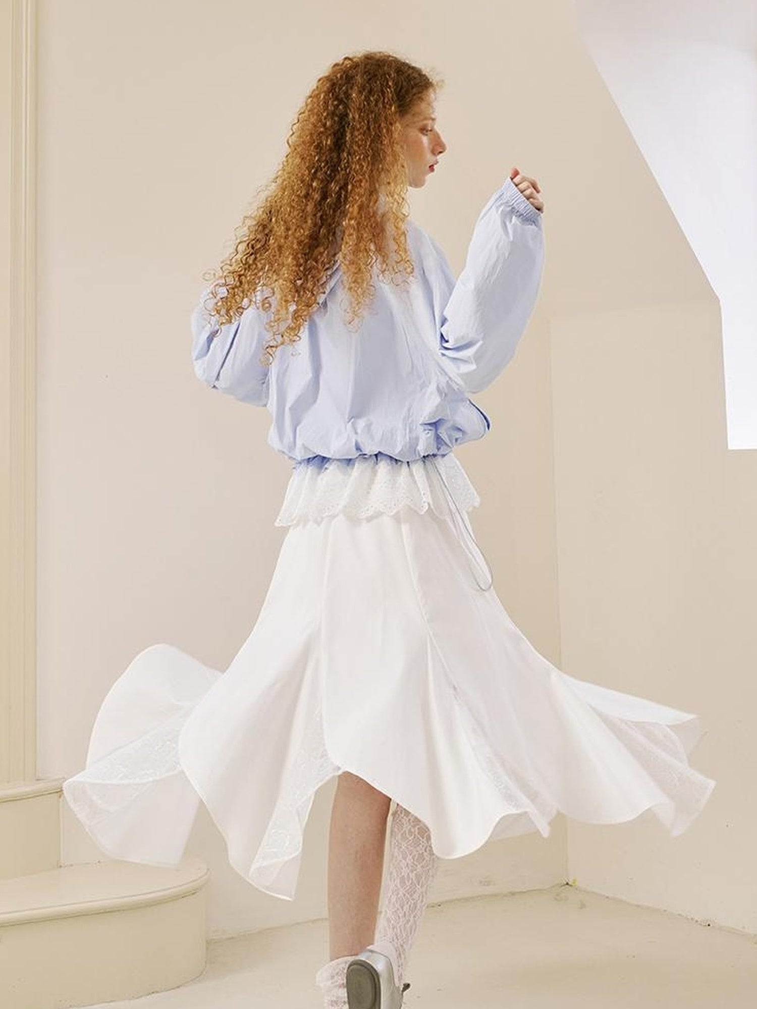 DIDDI MODA Elegant Lace Paneled Fishtail Skirt With Floral Hem