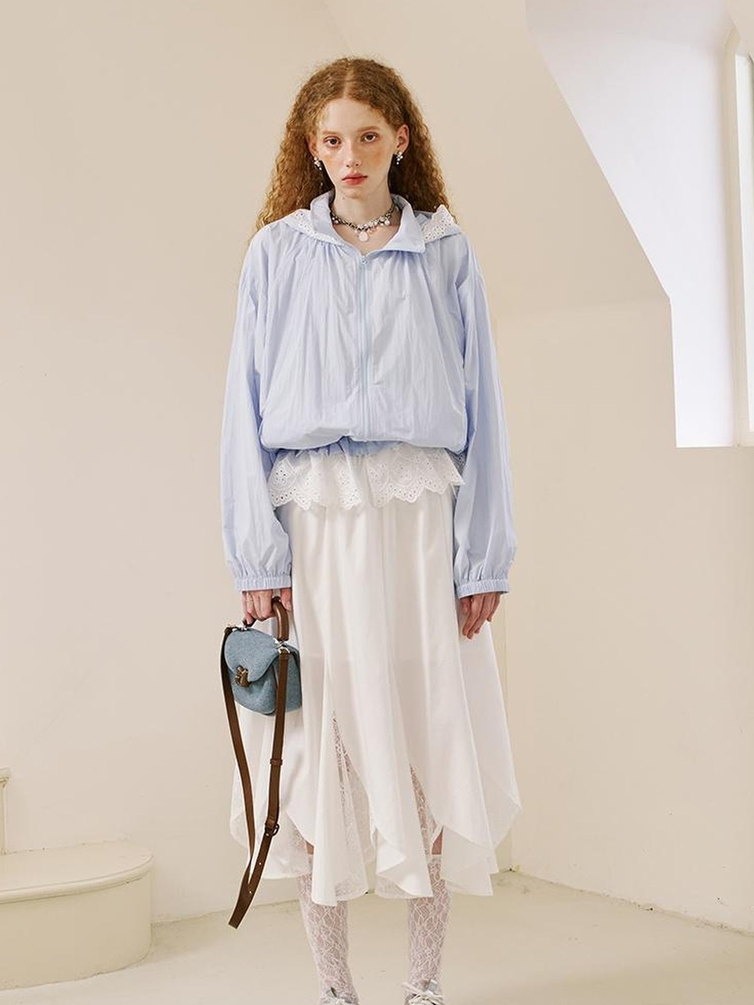 DIDDI MODA Elegant Lace Paneled Fishtail Skirt With Floral Hem