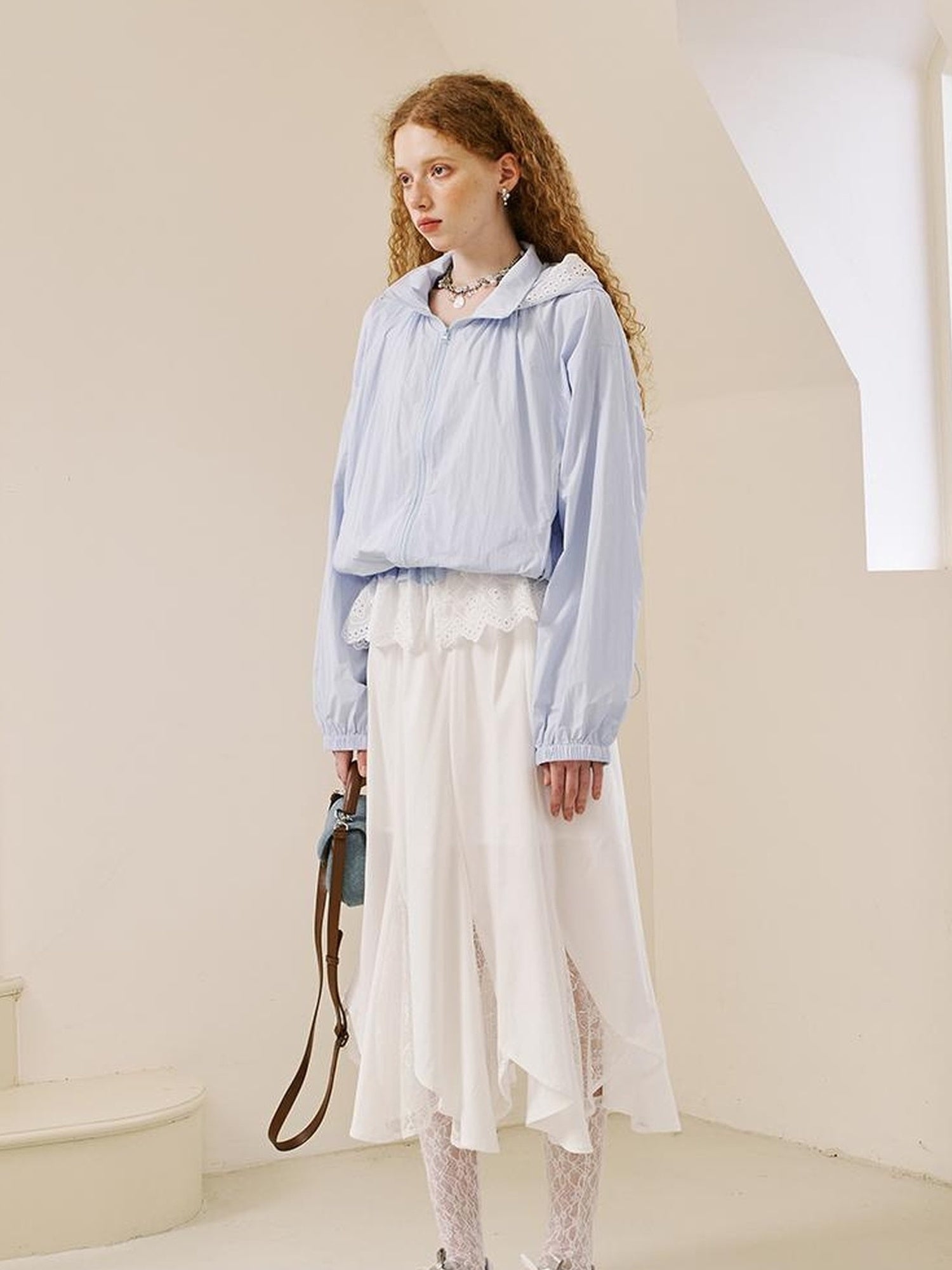 DIDDI MODA Elegant Lace Paneled Fishtail Skirt With Floral Hem