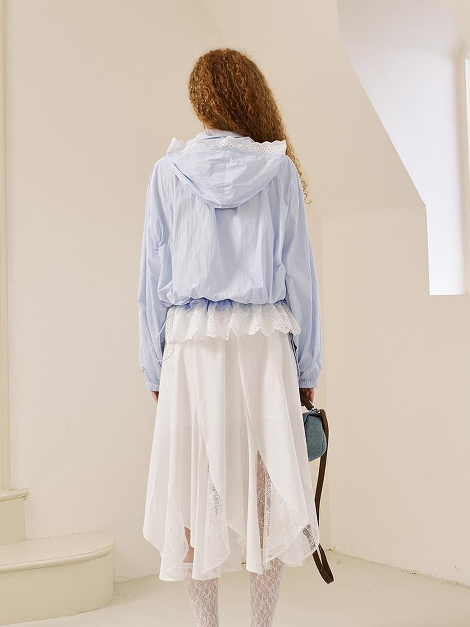 DIDDI MODA Elegant Lace Paneled Fishtail Skirt With Floral Hem