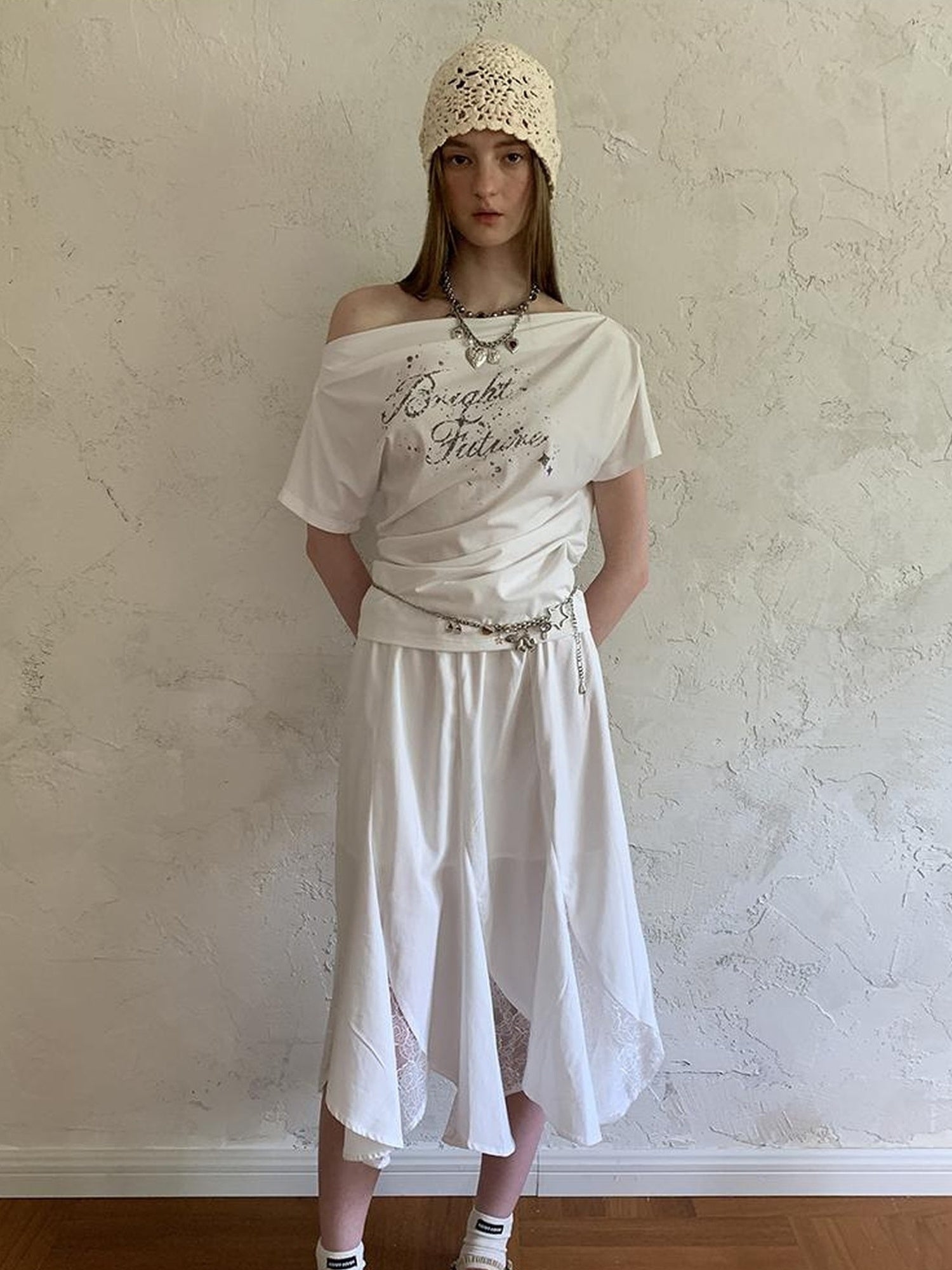 DIDDI MODA Elegant Lace Paneled Fishtail Skirt With Floral Hem