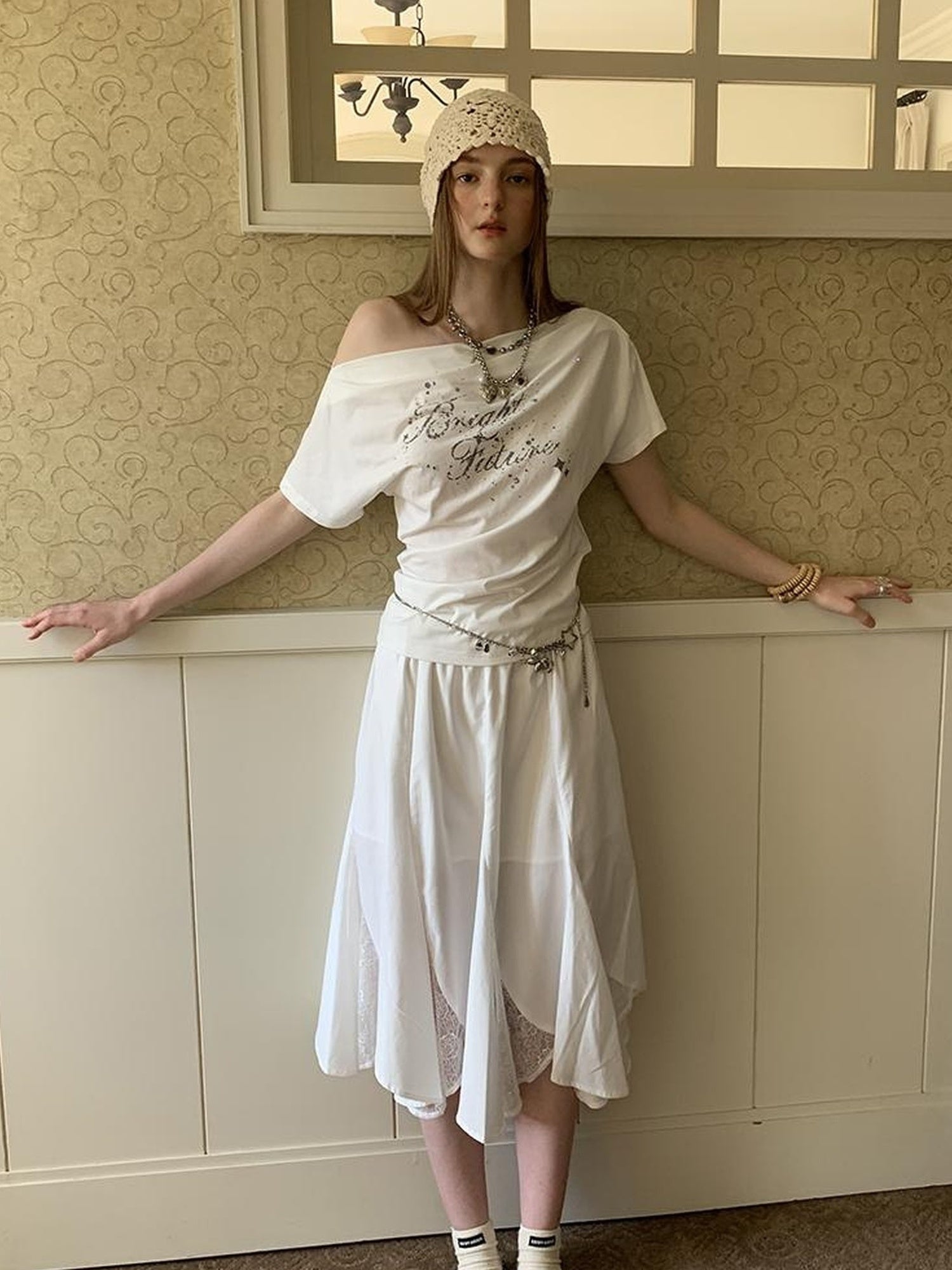 DIDDI MODA Elegant Lace Paneled Fishtail Skirt With Floral Hem