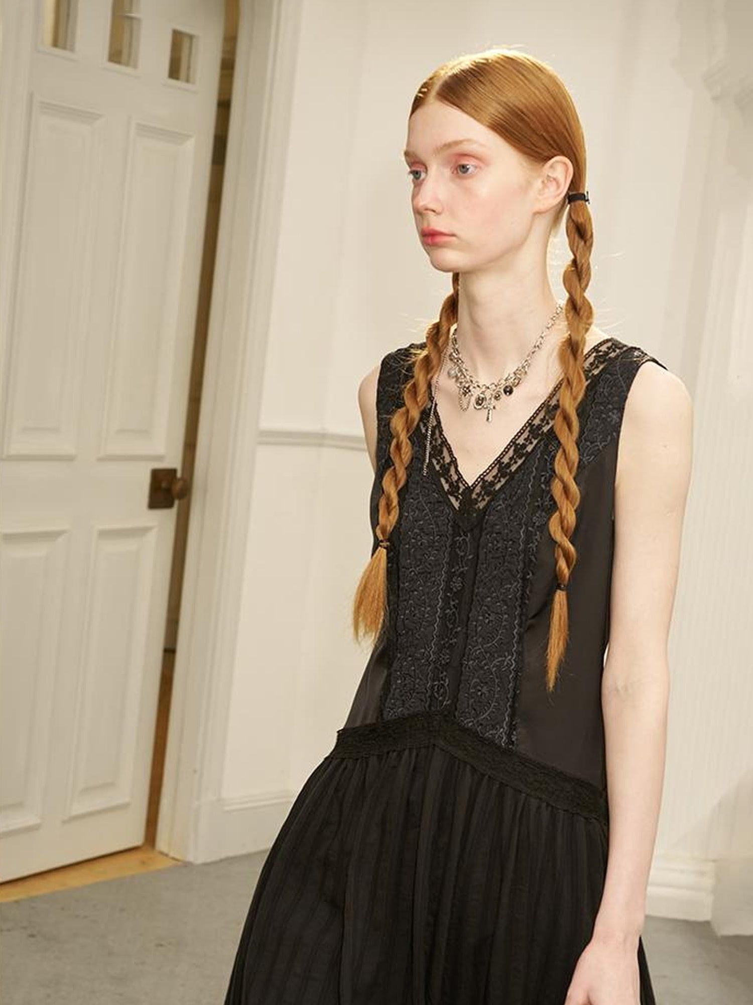 DIDDI MODA Elegant Lace Stripe V Neck Sleeveless Maxi Dress